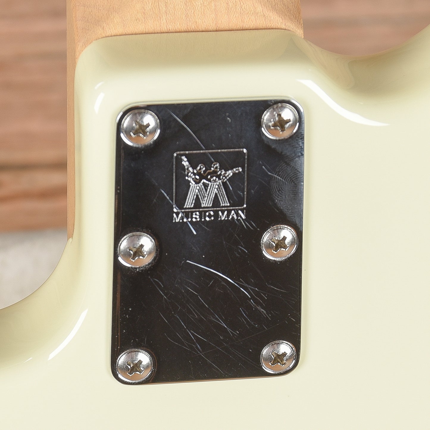 Music Man StingRay Classic White Bass Guitars / 4-String