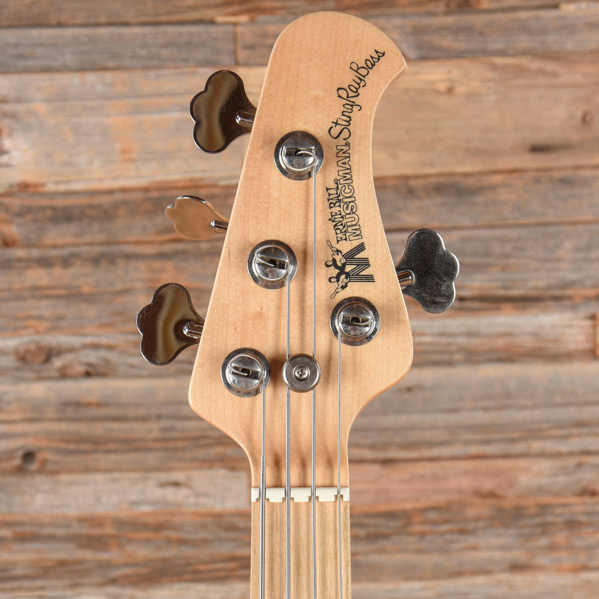 Music Man StingRay Classic White Bass Guitars / 4-String