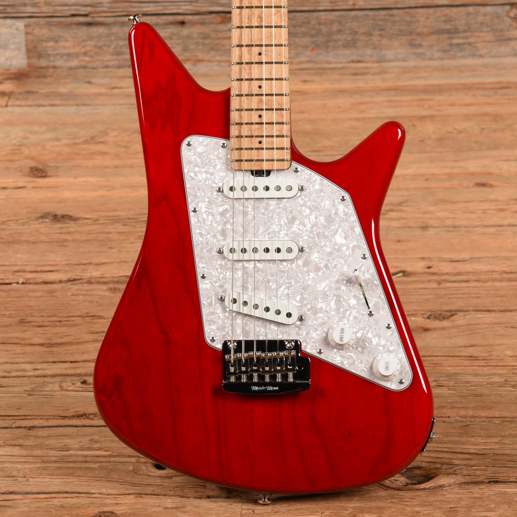 Music Man Albert Lee SSS Tremolo Transparent Red 2013 Electric Guitars / Solid Body