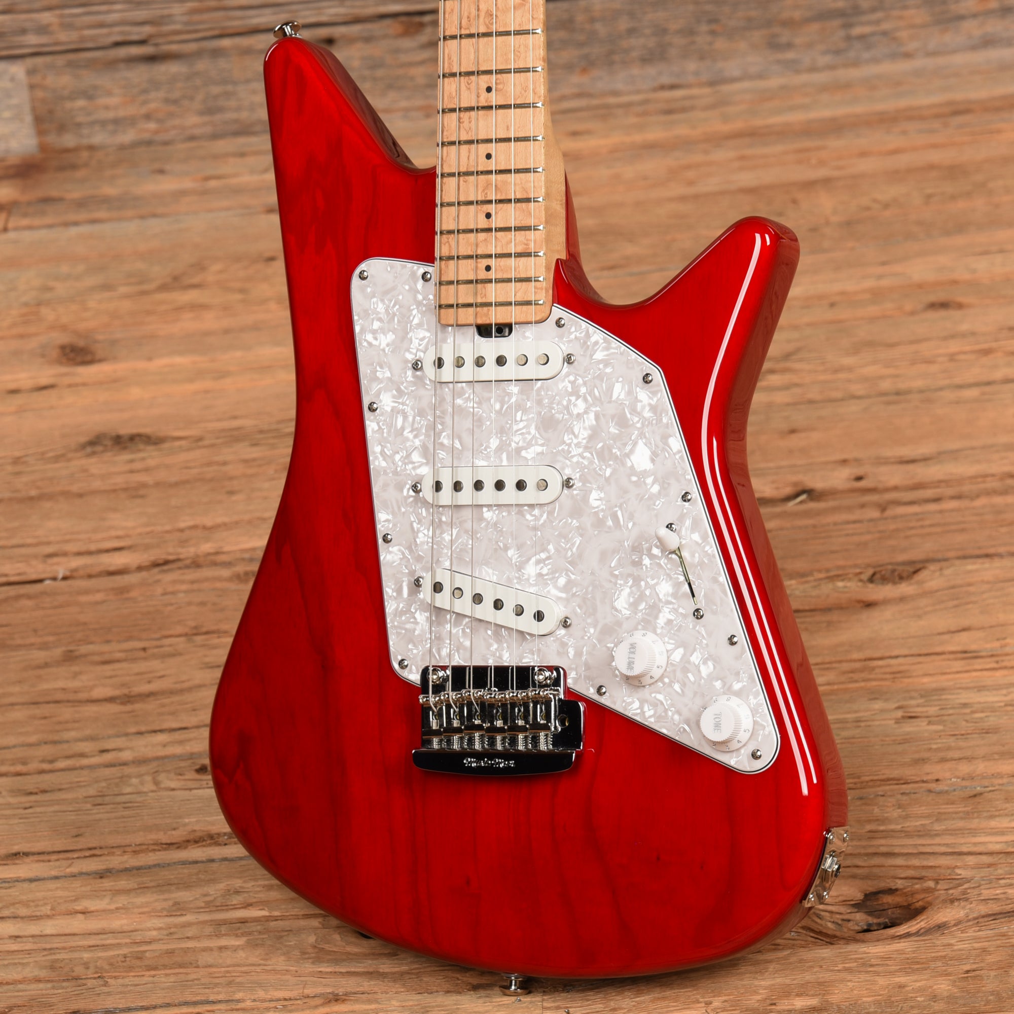 Music Man Albert Lee SSS Tremolo Transparent Red 2013 Electric Guitars / Solid Body