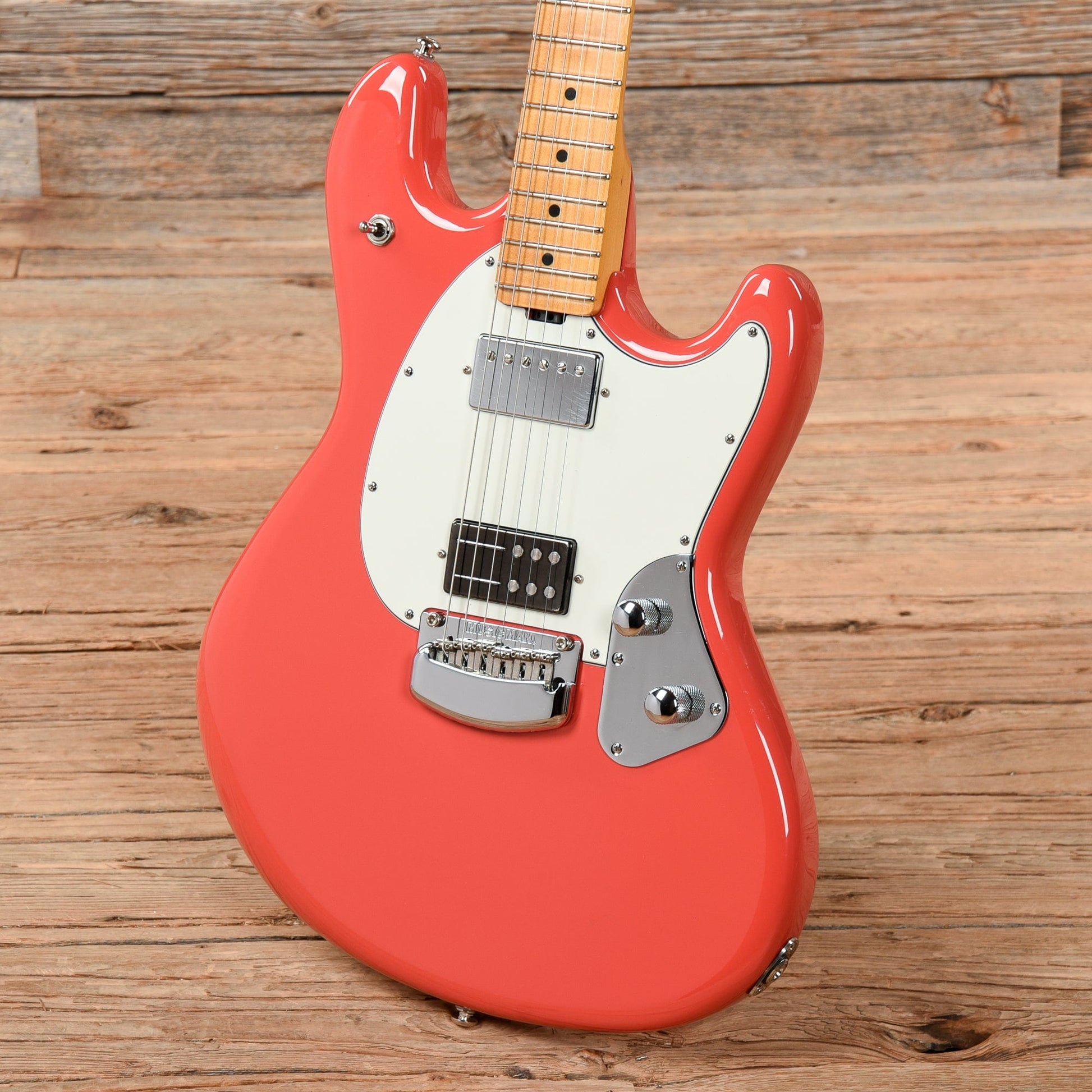 Music Man StingRay Guitar HH Coral Red 2018 Electric Guitars / Solid Body