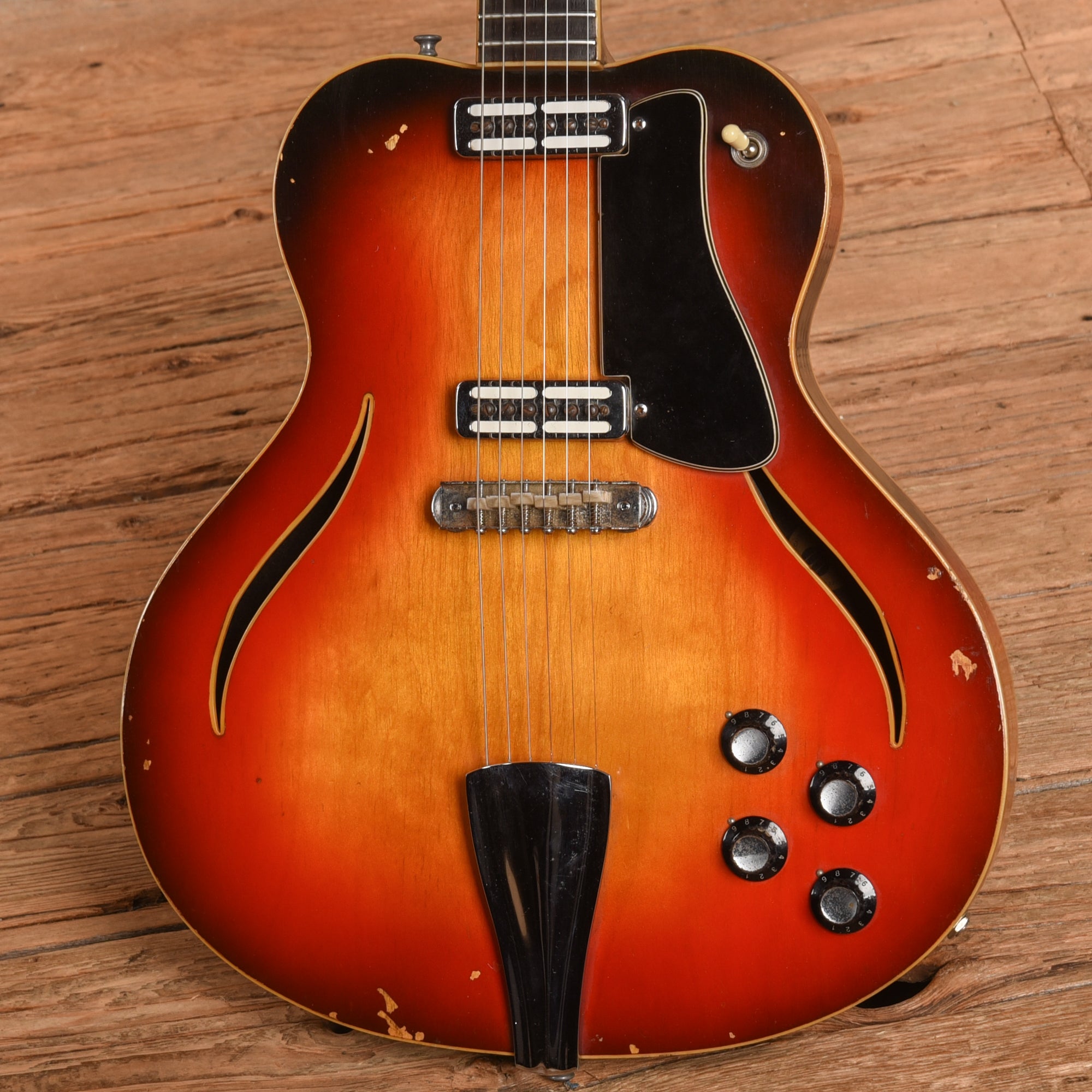 Musicraft Messenger Sunburst 1967 Electric Guitars / Solid Body