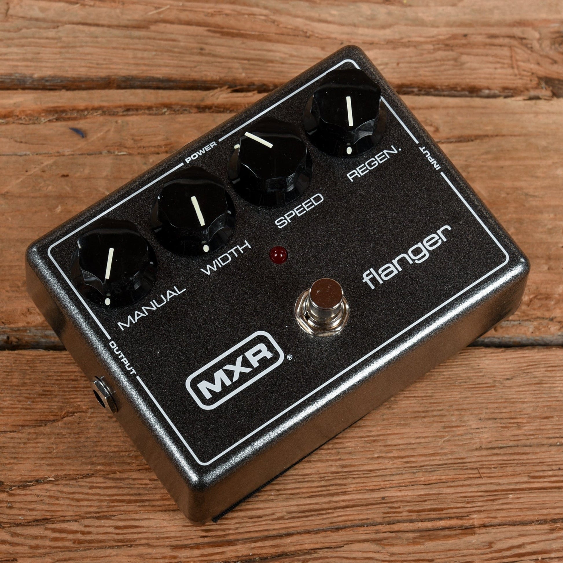 MXR M-117R Flanger Effects and Pedals / Flanger
