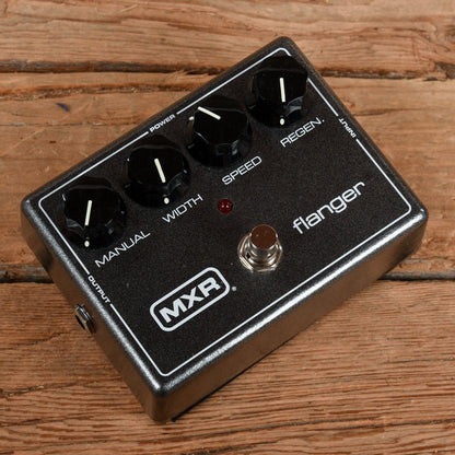 MXR M-117R Flanger Effects and Pedals / Flanger