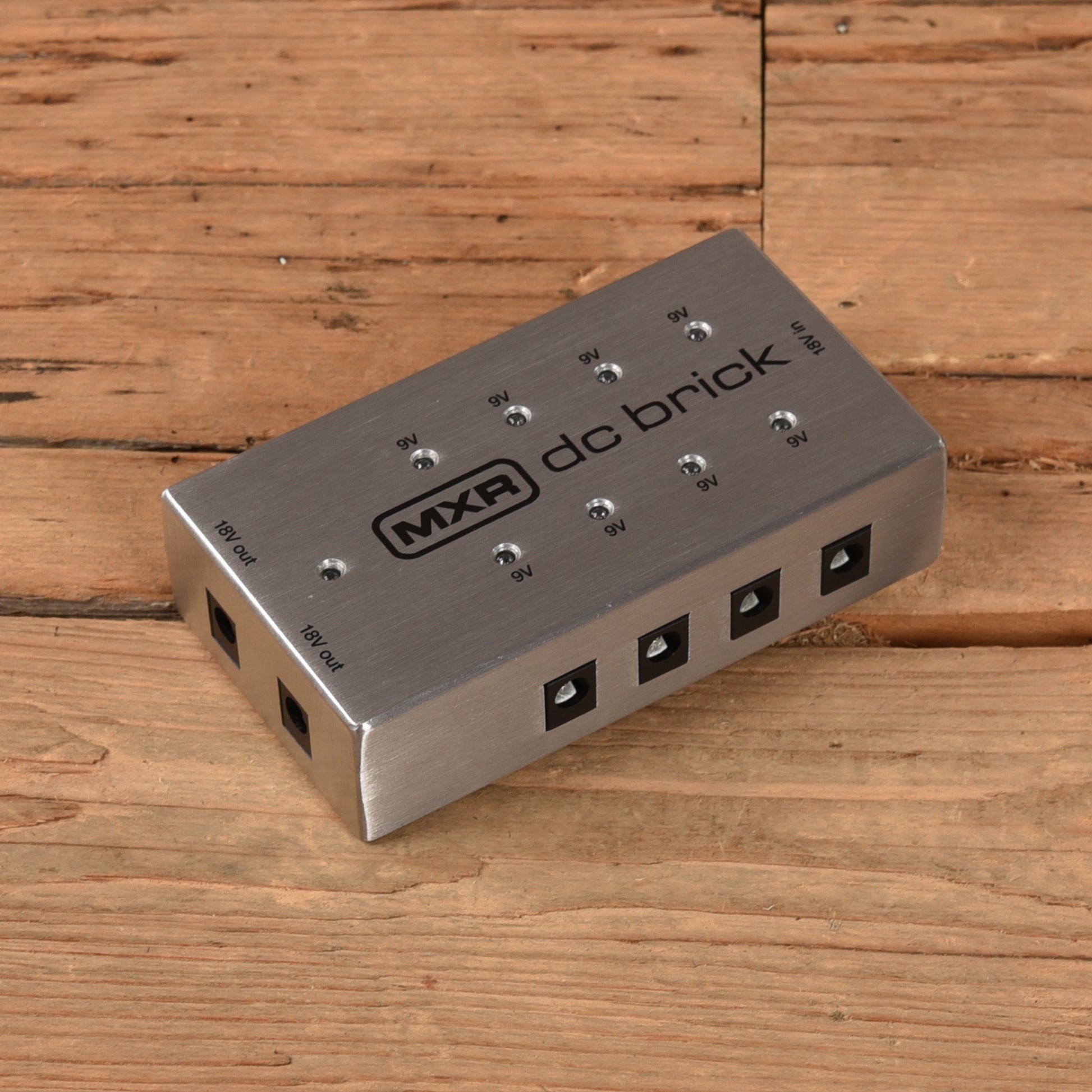 MXR DC Brick Effects and Pedals / Pedalboards and Power Supplies
