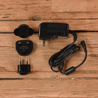 MXR DC Brick Effects and Pedals / Pedalboards and Power Supplies