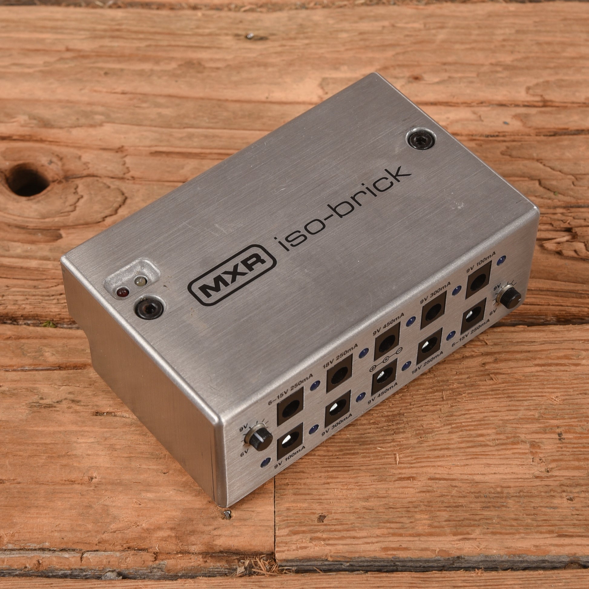 MXR M238 Iso-Brick Power Supply Effects and Pedals / Pedalboards and Power Supplies