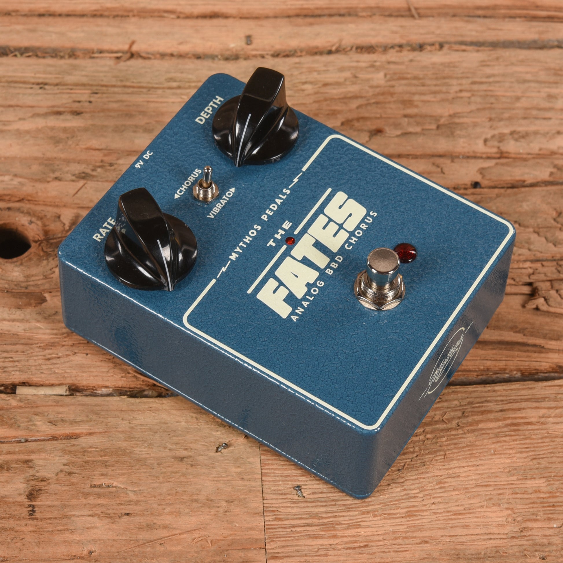 bbd chorus pedal Mythos The Fates Analog BBD Chorus Pedal