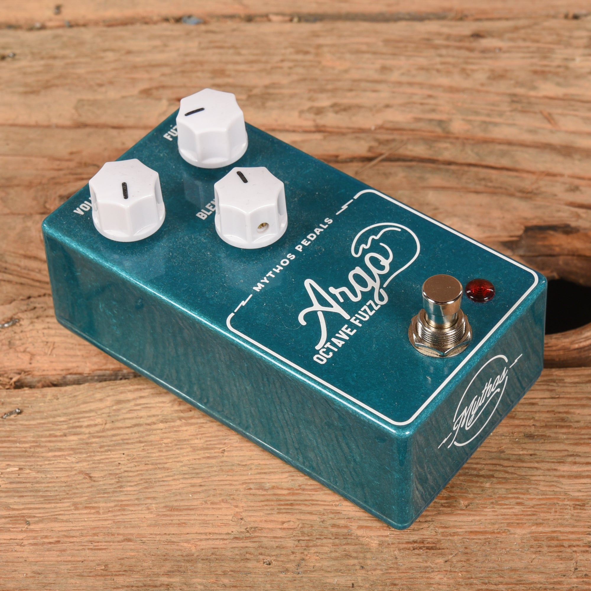 Mythos Pedals Argo Octave Fuzz – Chicago Music Exchange