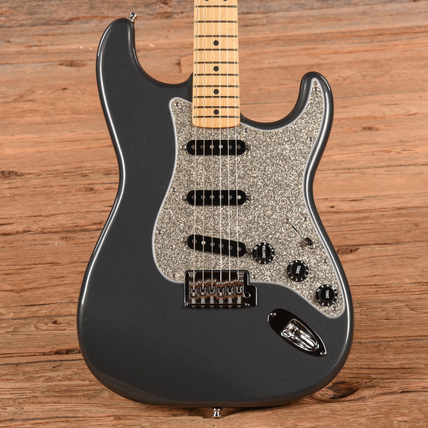 Fender MIJ Hybrid '68 Stratocaster Charcoal Frost Metallic 2019