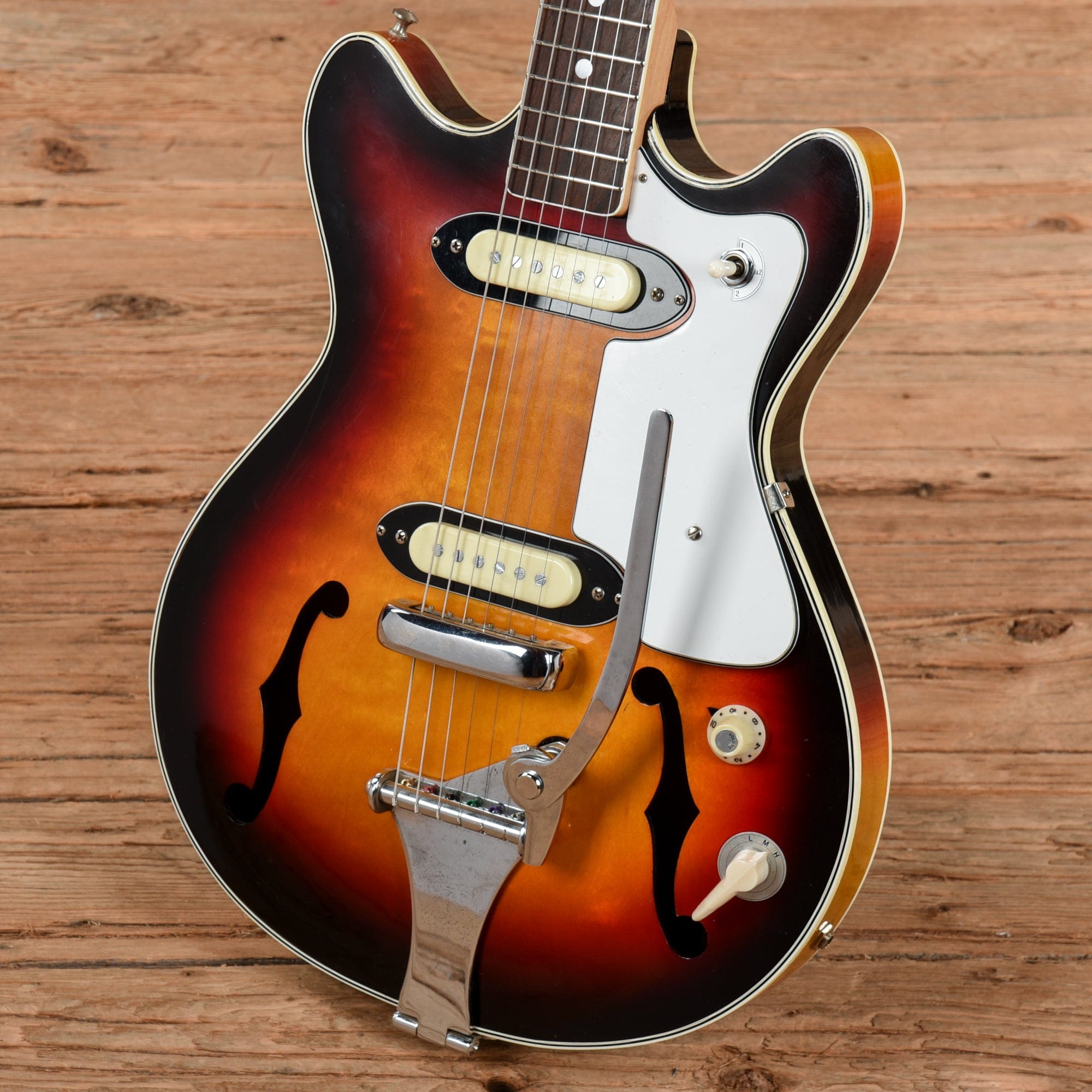Norma 6 String 2 P/U Double Cut/Hollow Body/Vibrato Sunset Sunburst Electric Guitars / Hollow Body