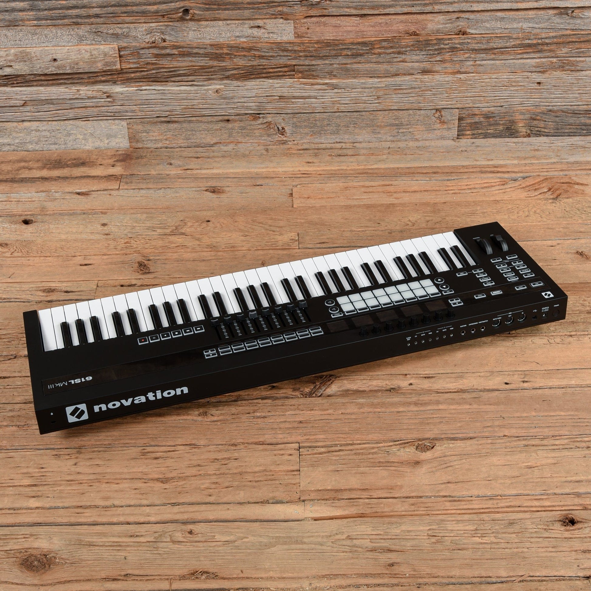 Novation 61SL MKIII 61-Key MIDI Keyboard Controller Effects and Pedals / Controllers, Volume and Expression