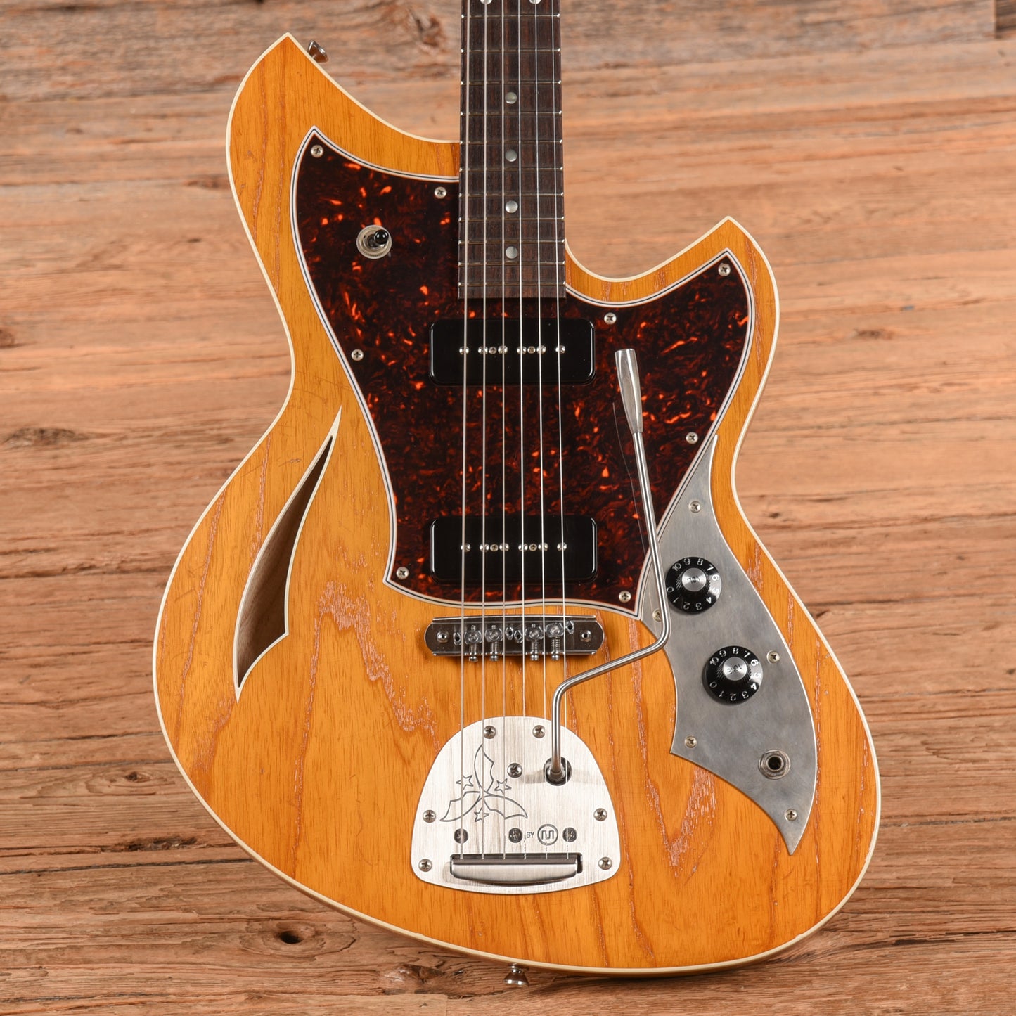 Novo Miris J Natural Electric Guitars / Semi-Hollow