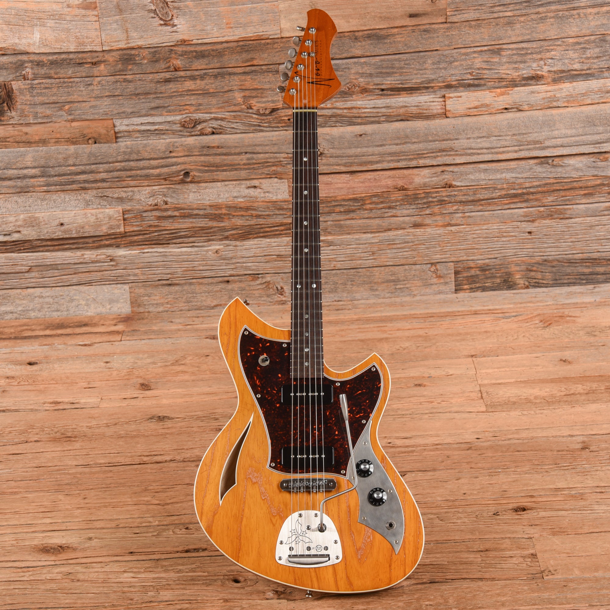 Novo Miris J Natural Electric Guitars / Semi-Hollow
