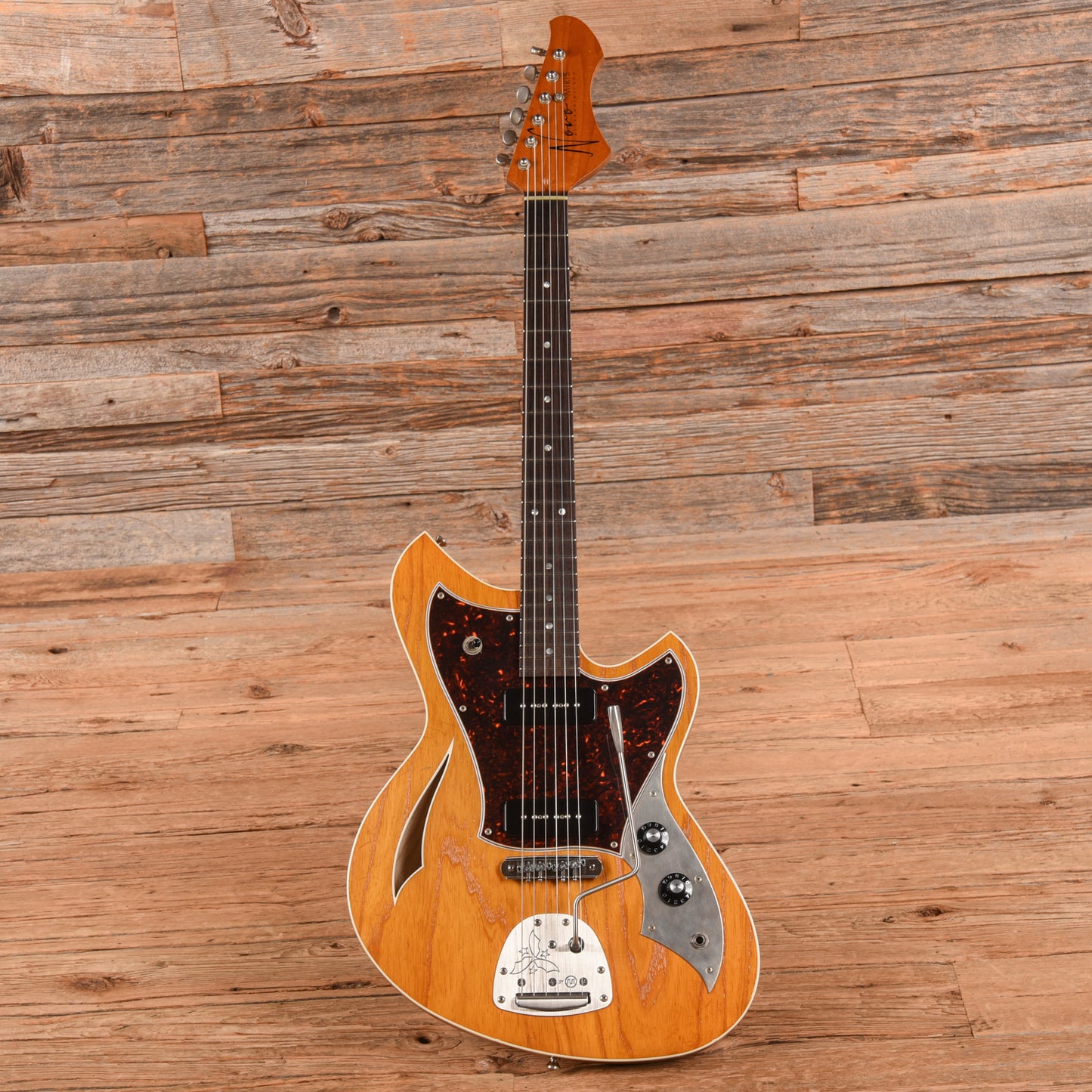 Novo Miris J Natural Electric Guitars / Semi-Hollow
