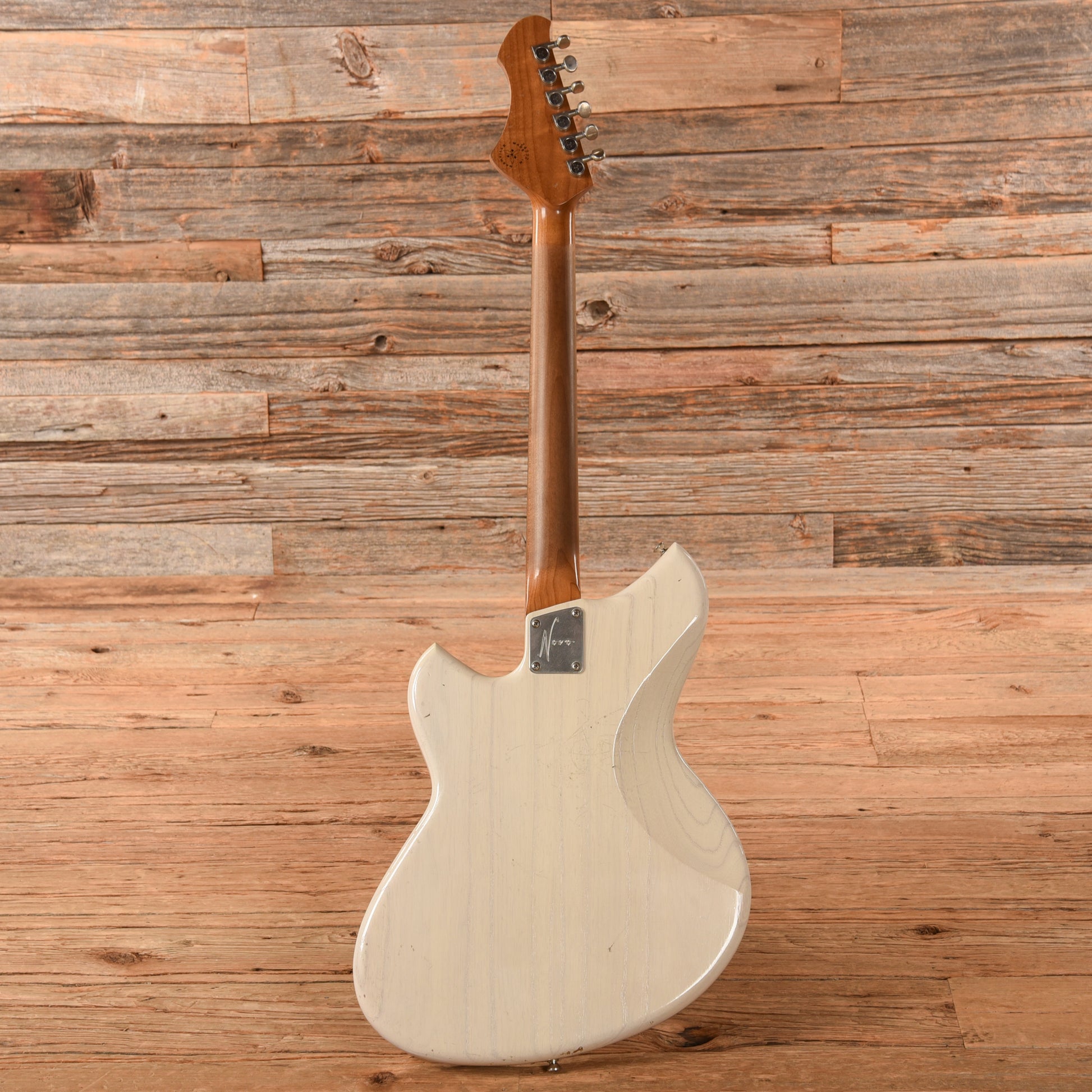 Novo Miris J White Electric Guitars / Semi-Hollow