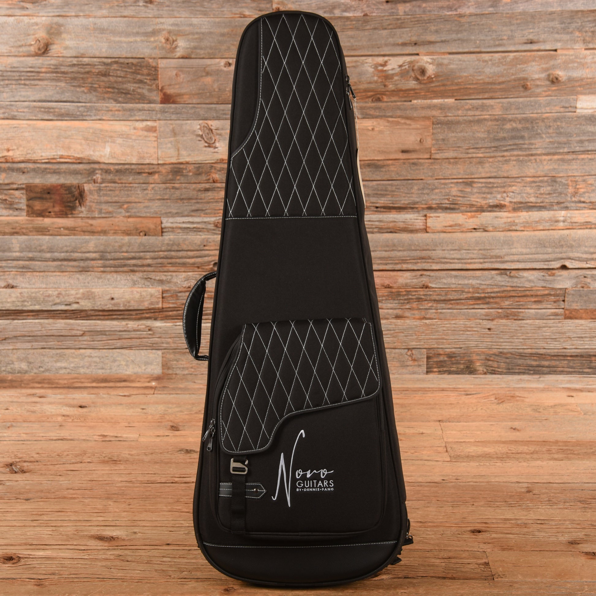 Novo Miris J White Electric Guitars / Semi-Hollow