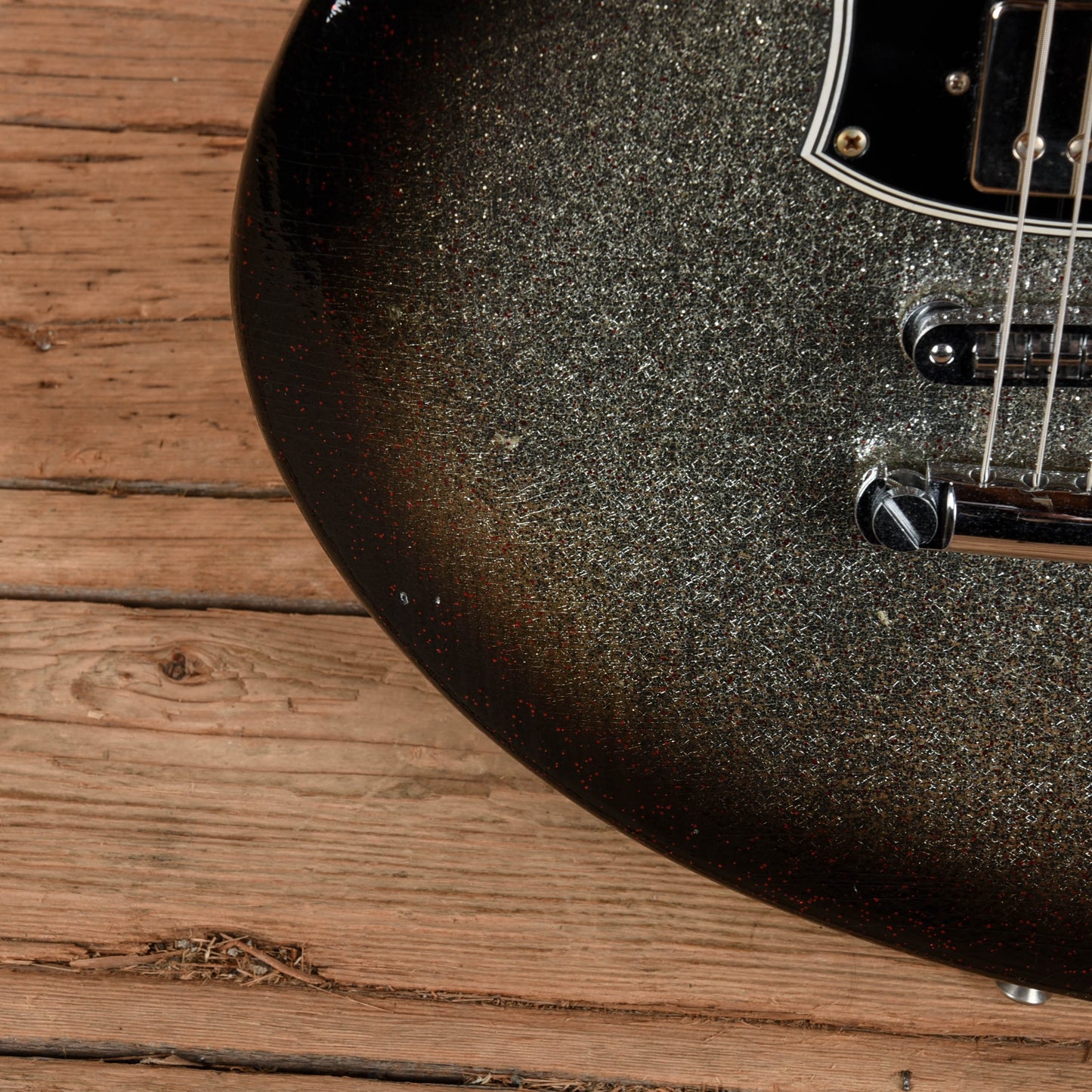 Novo Serus H2 Silver Sparkle over Bull Black Electric Guitars / Solid Body