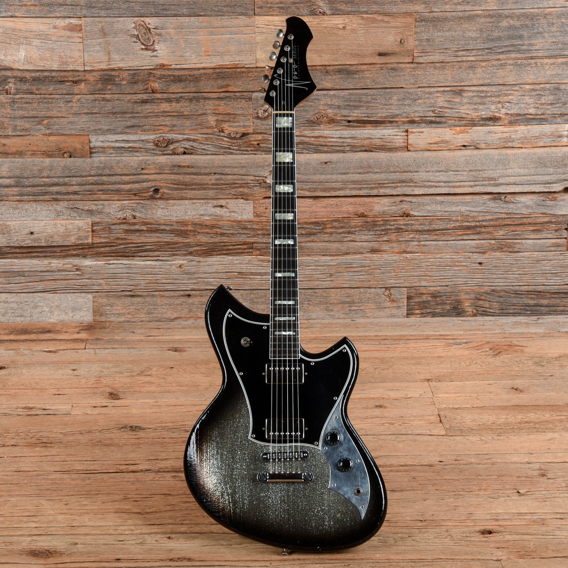 Novo Serus H2 Silver Sparkle over Bull Black Electric Guitars / Solid Body
