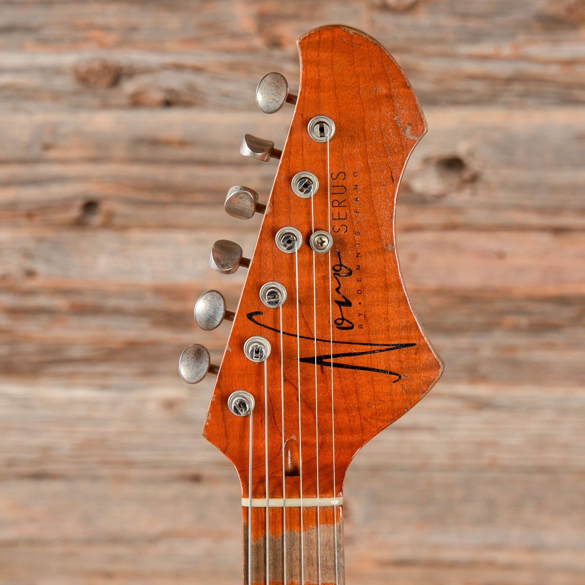 Novo Serus T Sunburst – Chicago Music Exchange