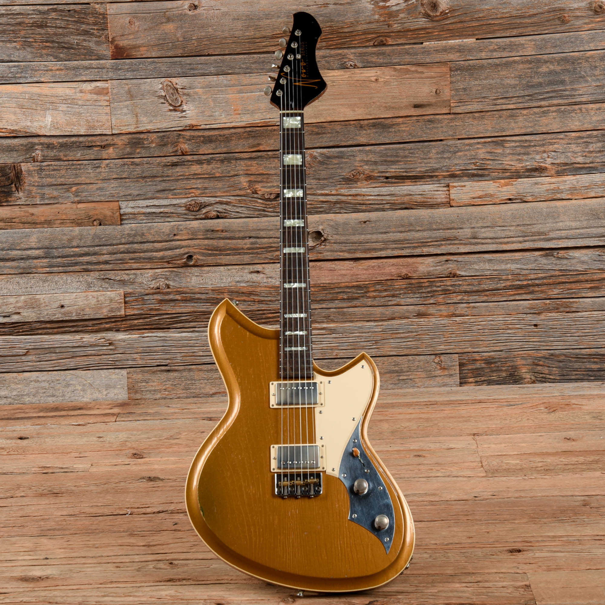 Novo Serus TC Gold Electric Guitars / Solid Body