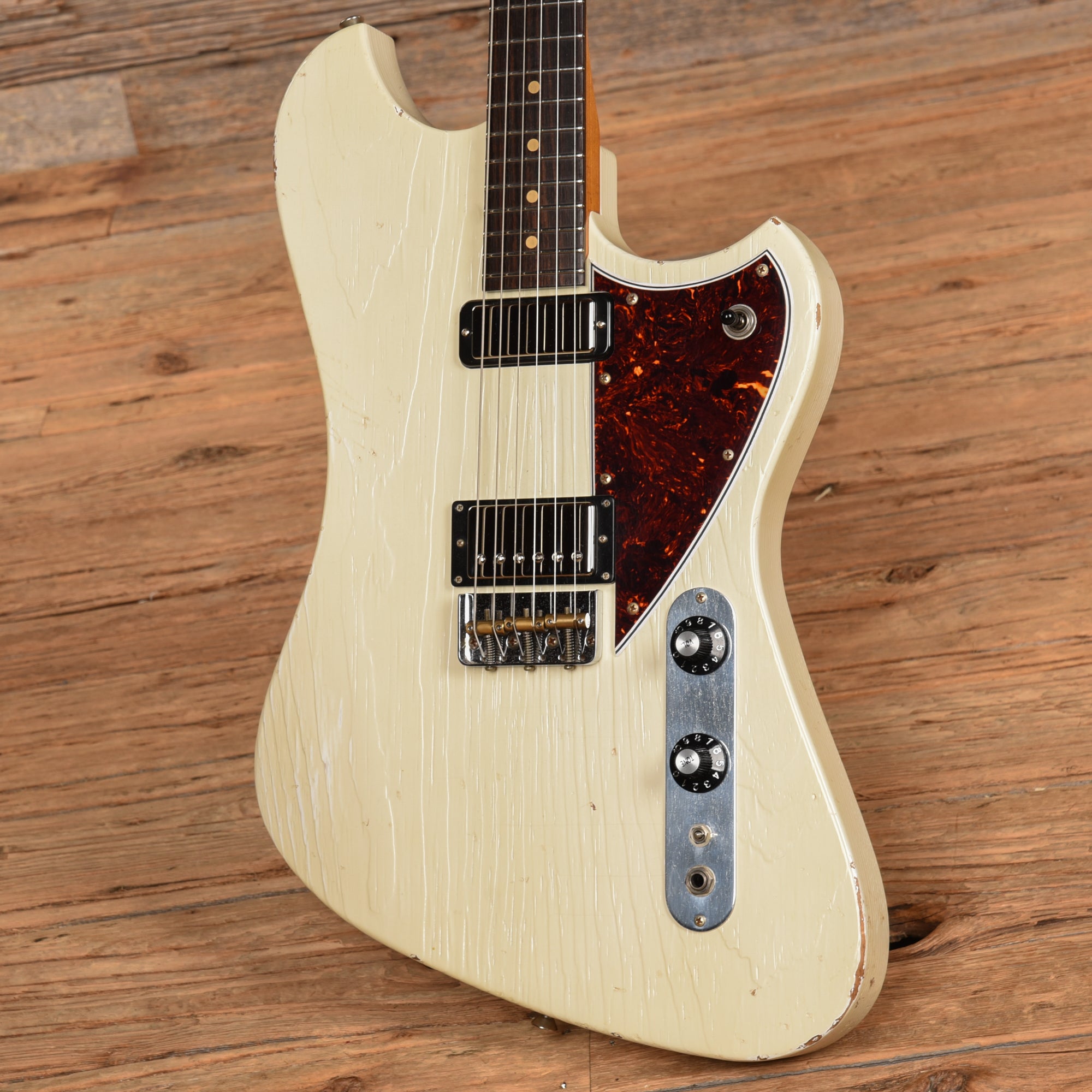 Novo Voltur Aged White 2021 Electric Guitars / Solid Body