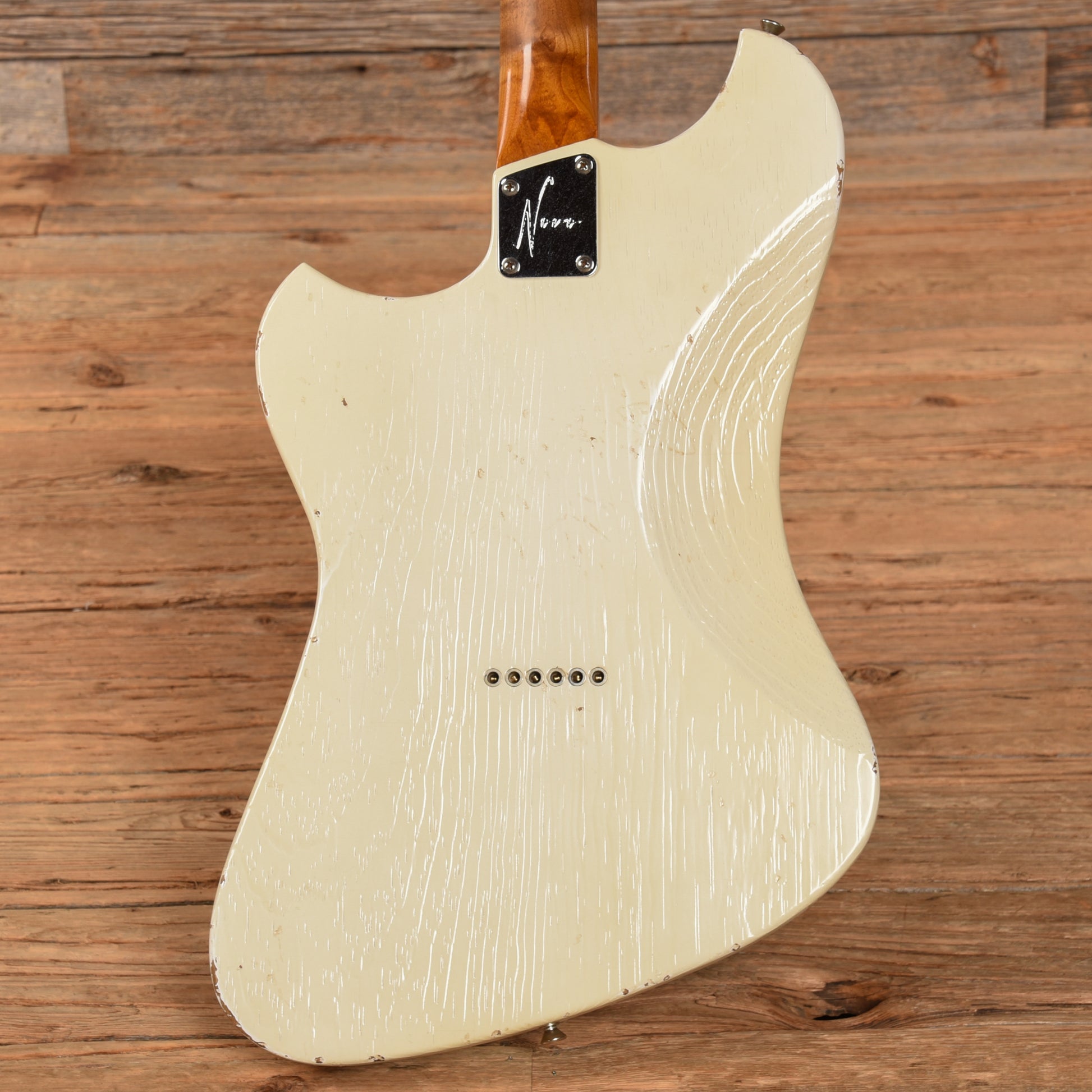 Novo Voltur Aged White 2021 Electric Guitars / Solid Body