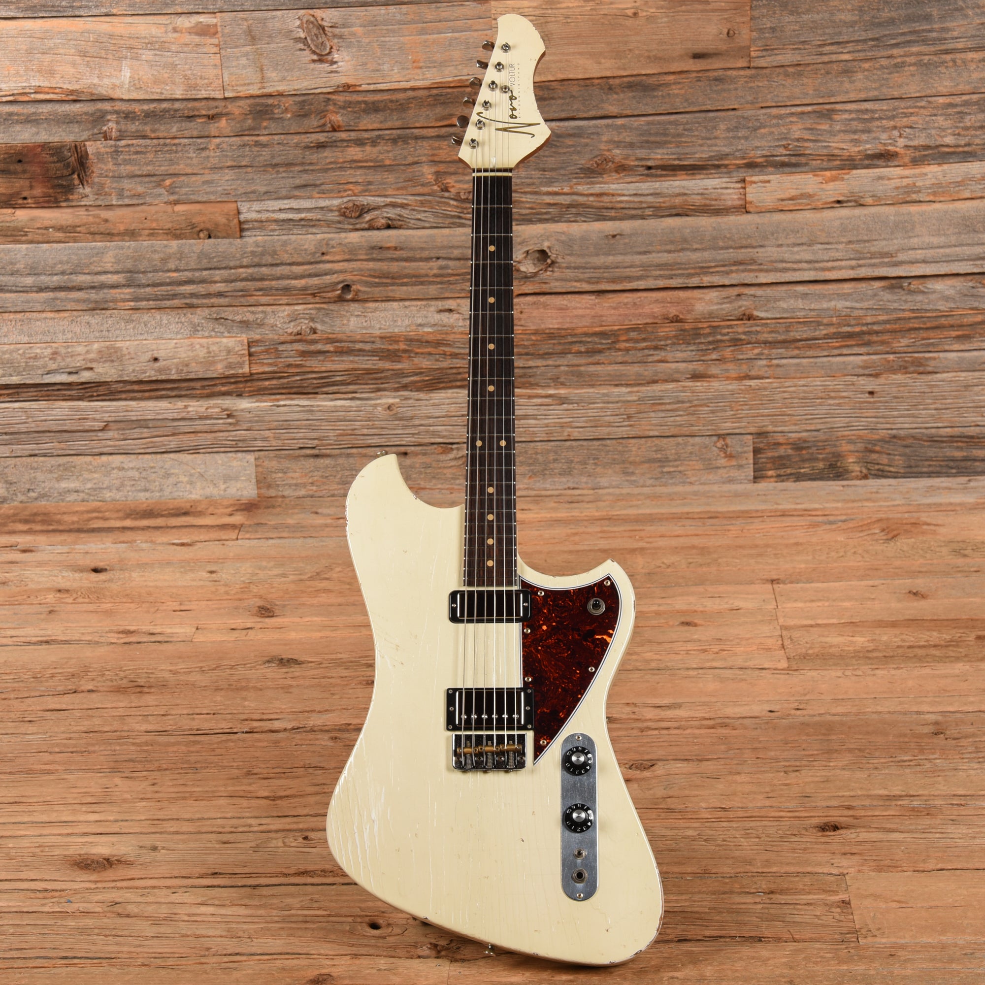 Novo Voltur Aged White 2021 Electric Guitars / Solid Body