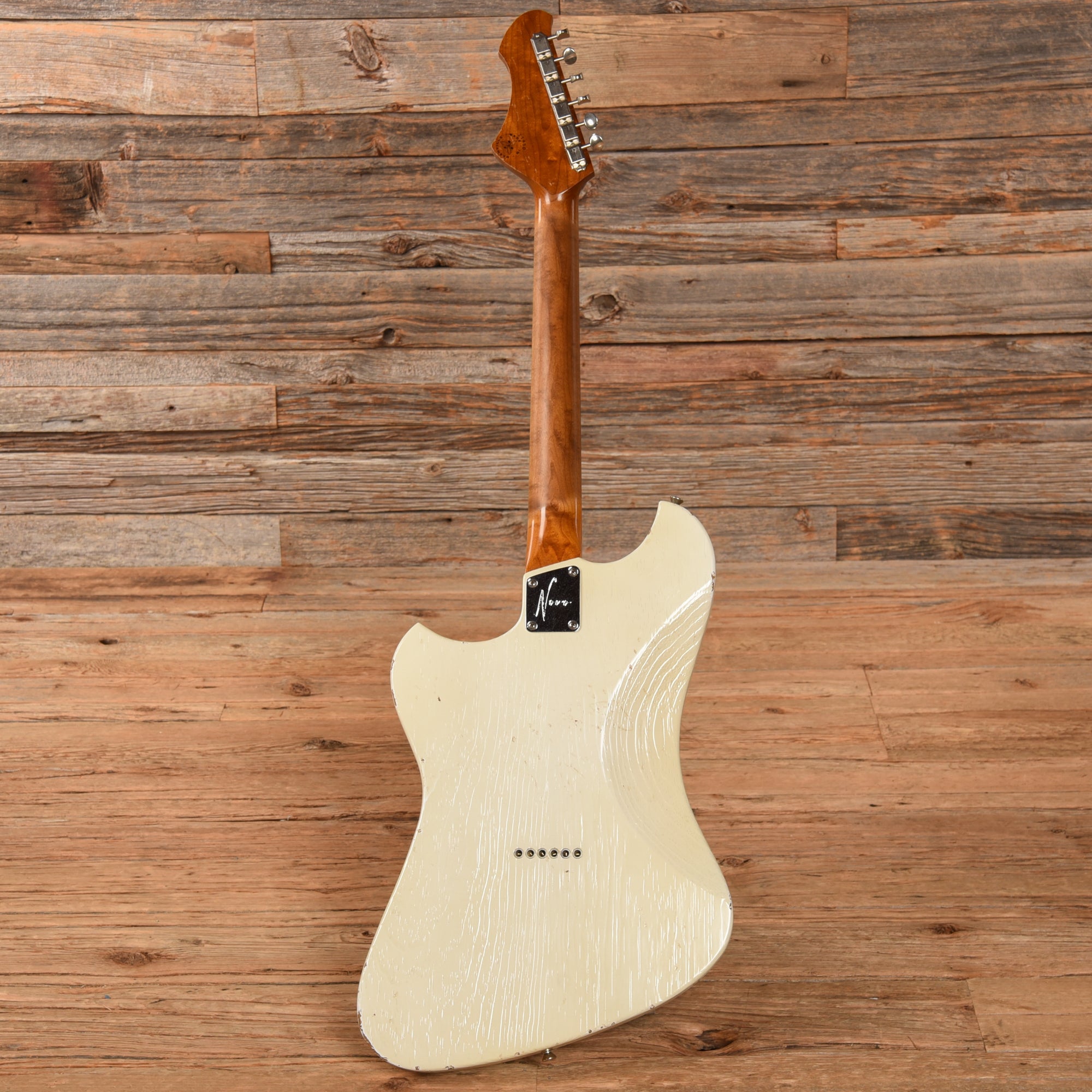 Novo Voltur Aged White 2021 Electric Guitars / Solid Body