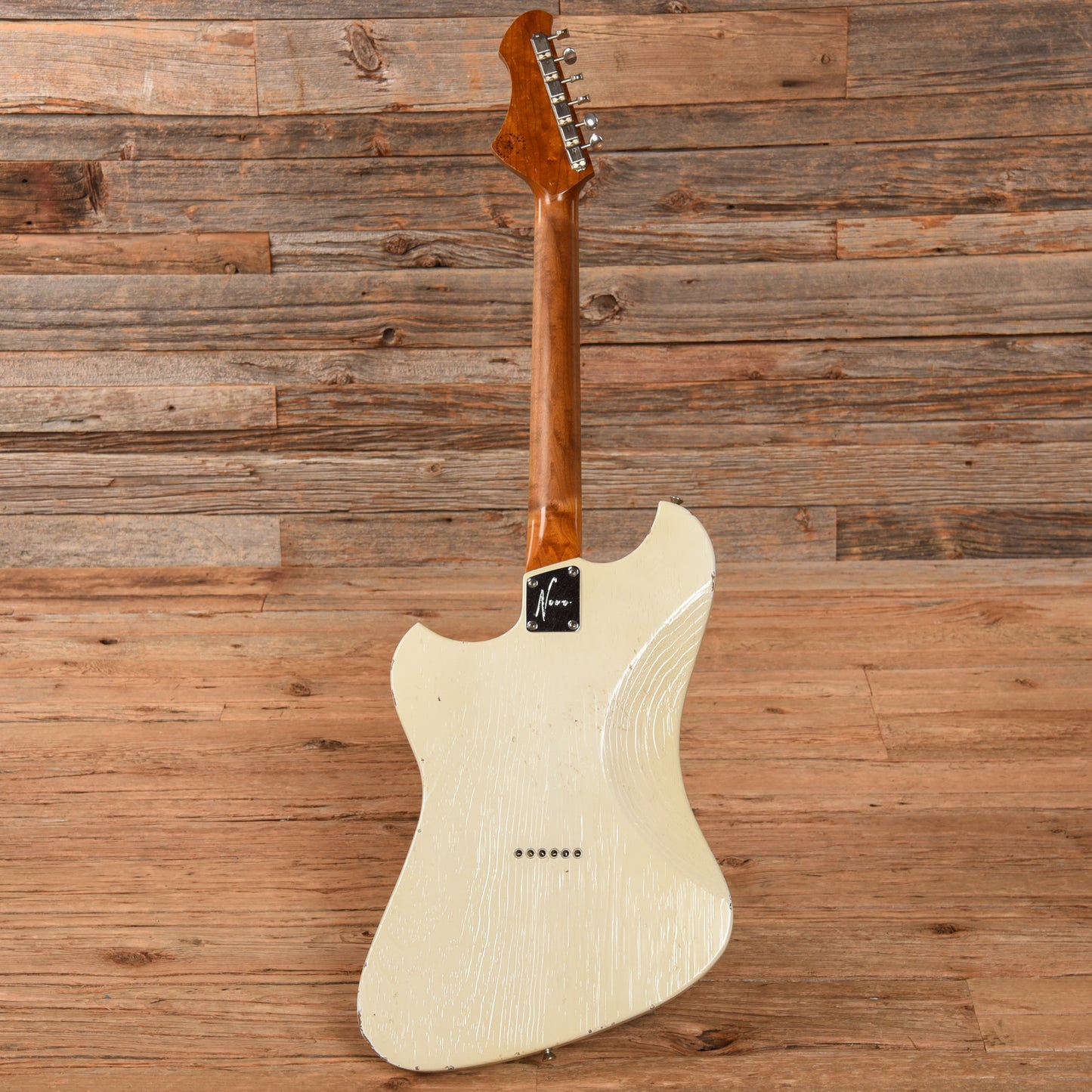 Novo Voltur Aged White 2021 Electric Guitars / Solid Body
