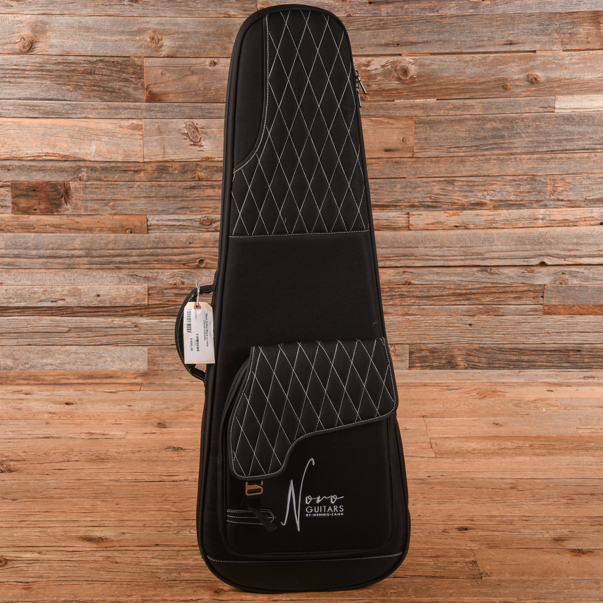 Novo Voltur Black Electric Guitars / Solid Body