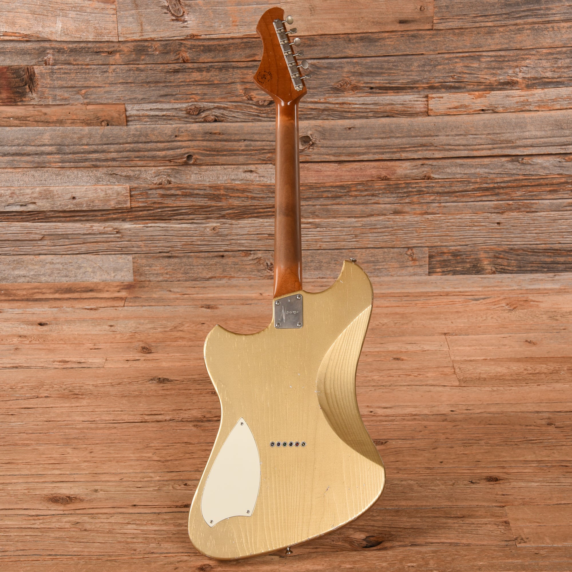 Novo Voltur Gold Electric Guitars / Solid Body