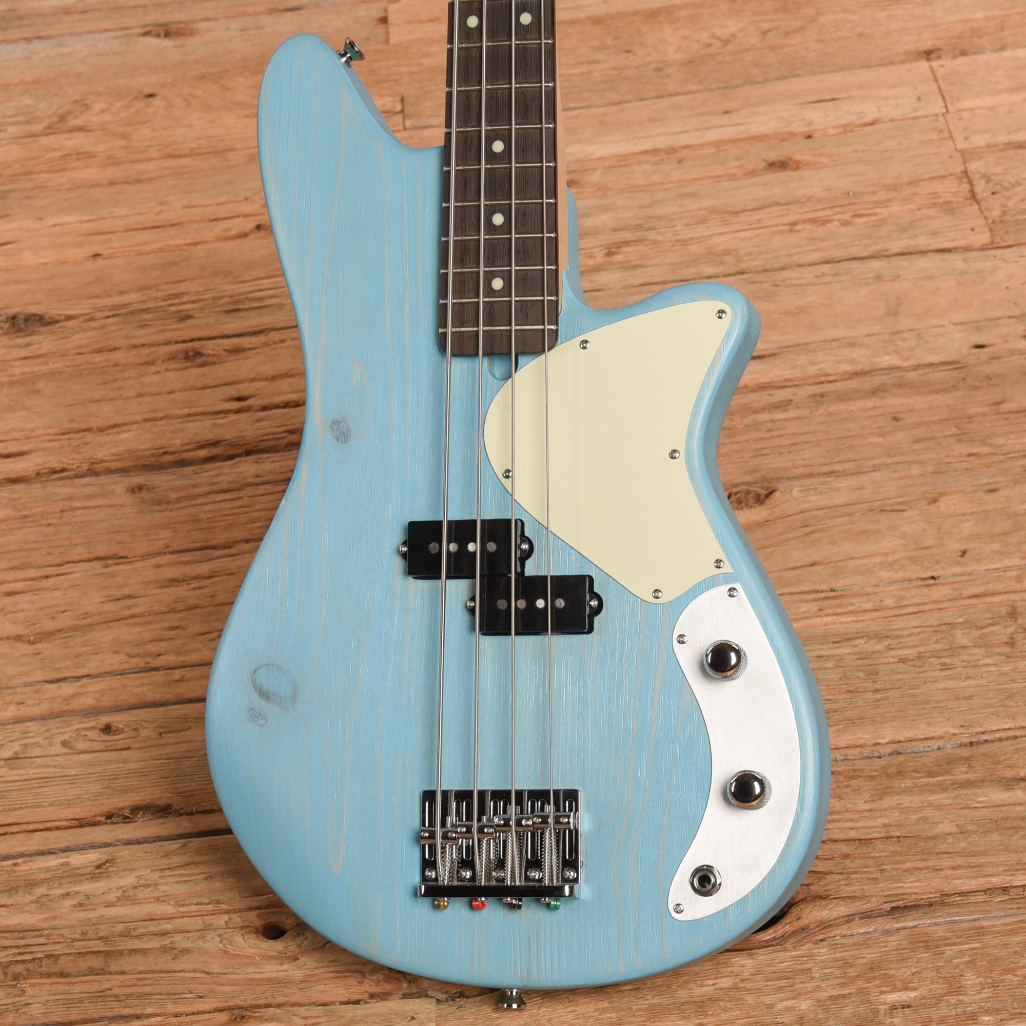 Offbeat Guitars Shelby Bass Blue Bass Guitars / 4-String