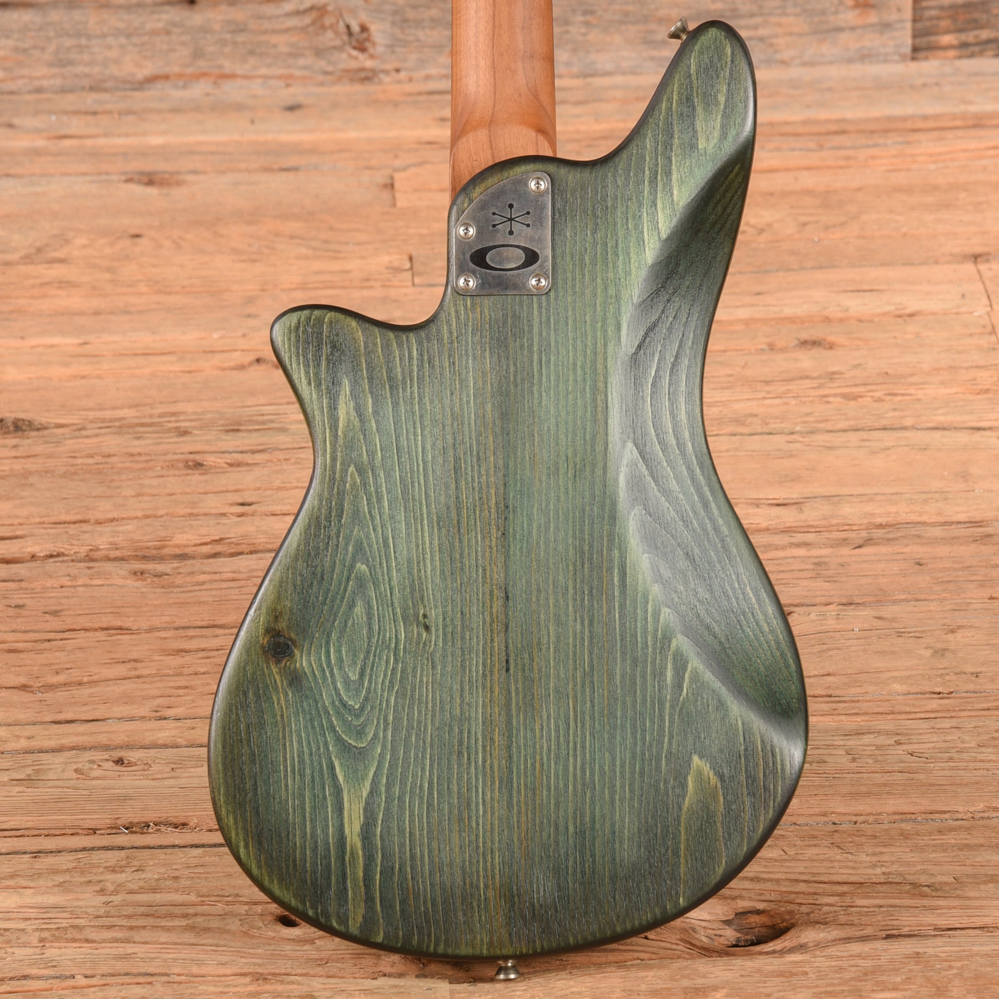 Offbeat Guitars Marilyn Jade Glow 2023 Bass Guitars