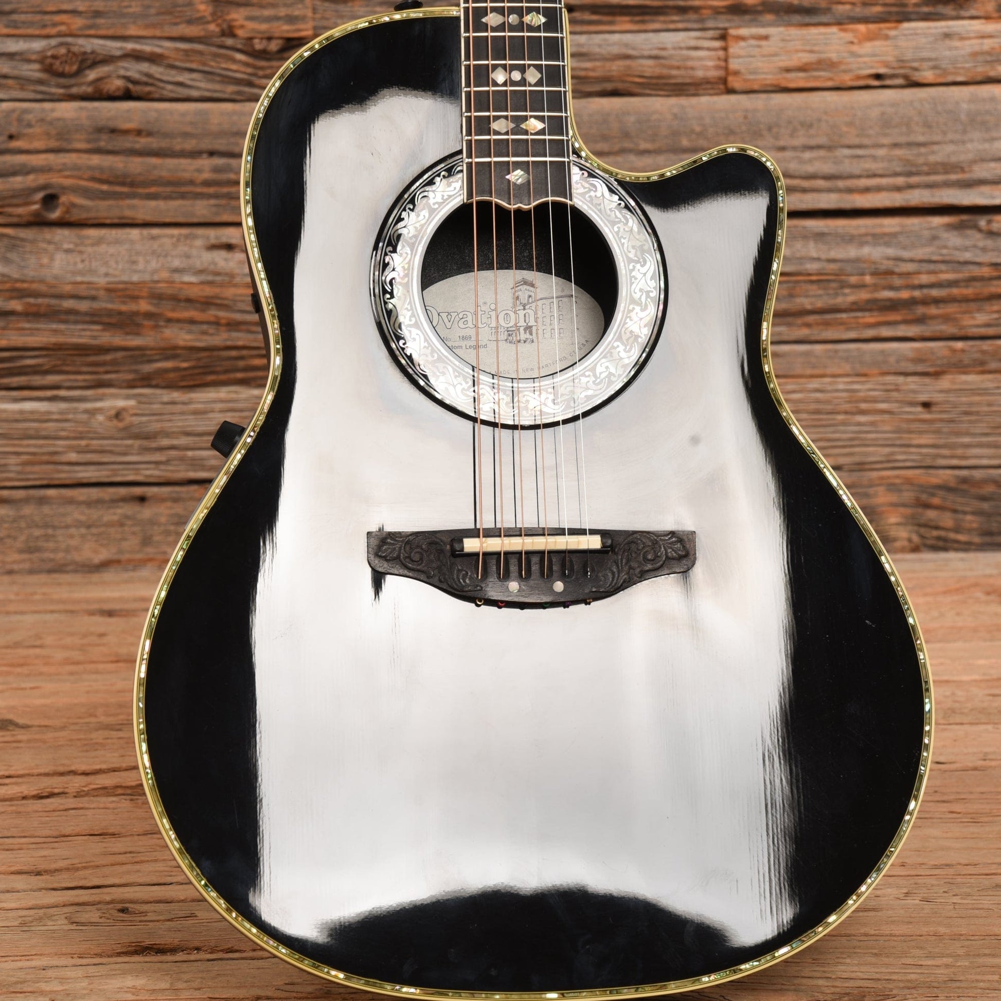 Ovation 1869 Custom Legend Black 1900 Acoustic Guitars / Built-in Electronics