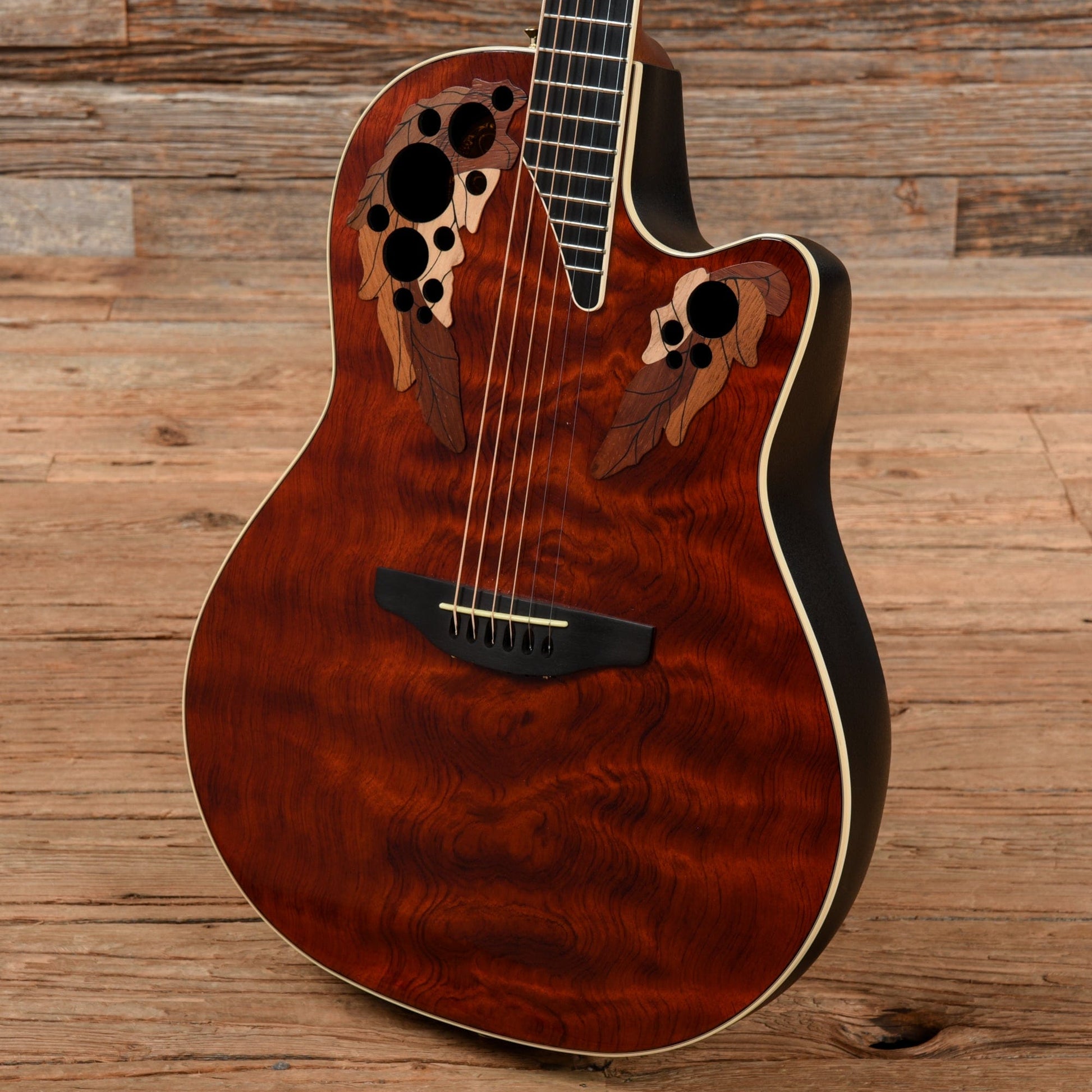Ovation Collector's Series Waterfall Bubinga 1999 Acoustic Guitars / Built-in Electronics