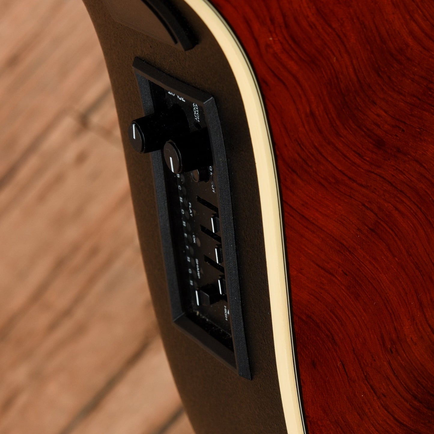 Ovation Collector's Series Waterfall Bubinga 1999 Acoustic Guitars / Built-in Electronics