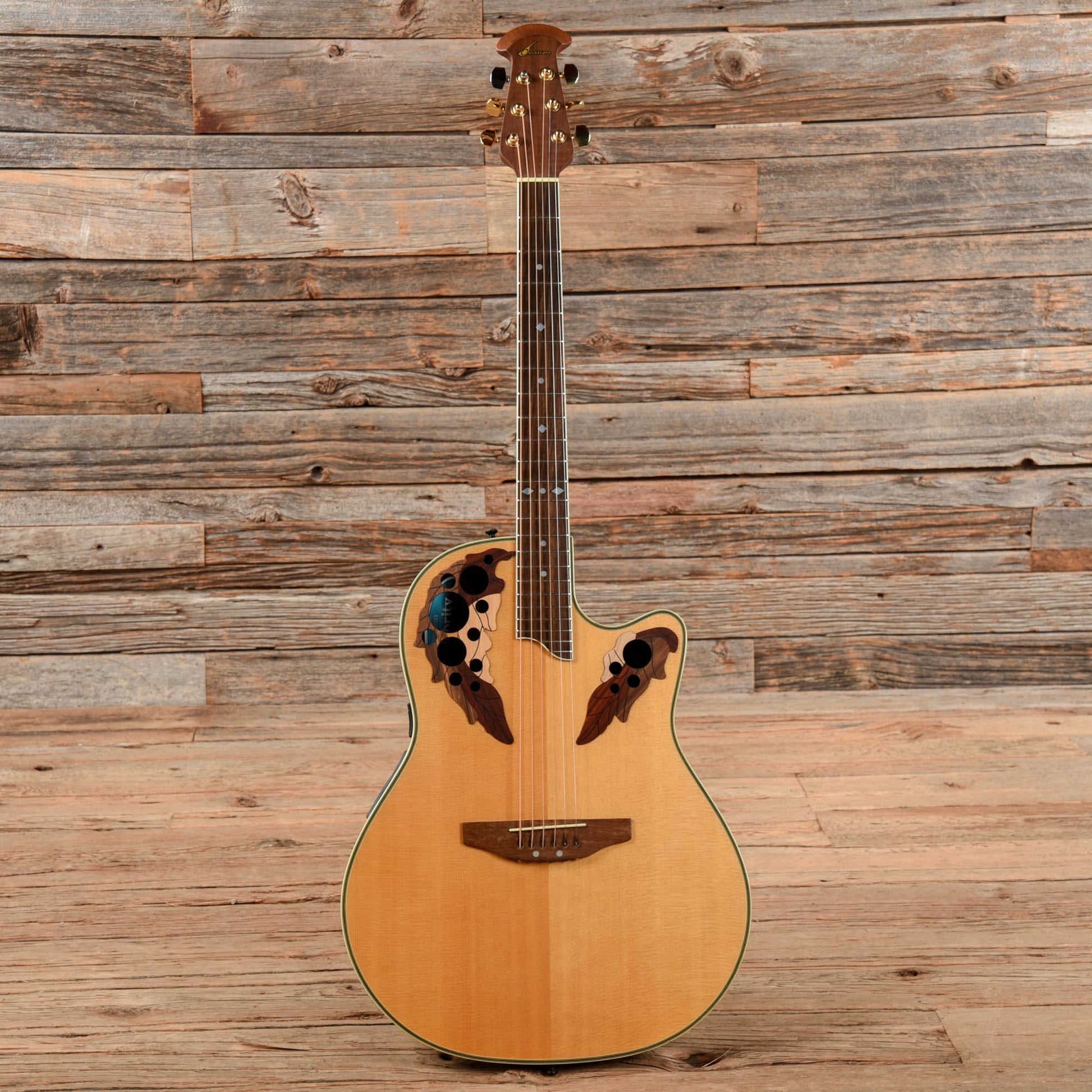 Ovation CS257 Celebrity Deluxe Natural 2000 Acoustic Guitars / Built-in Electronics