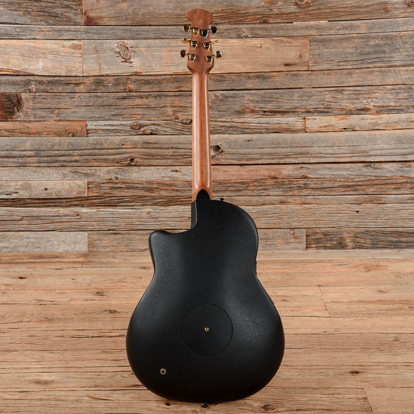 Ovation CS257 Celebrity Deluxe Natural 2000 Acoustic Guitars / Built-in Electronics