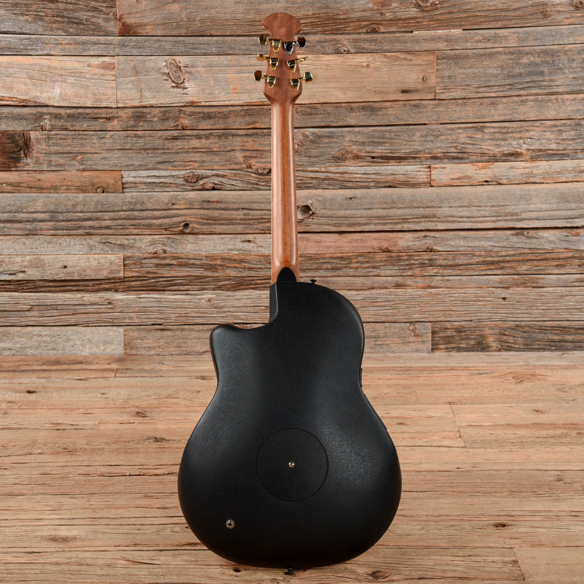 Ovation CS257 Celebrity Deluxe Natural 2000 Acoustic Guitars / Built-in Electronics