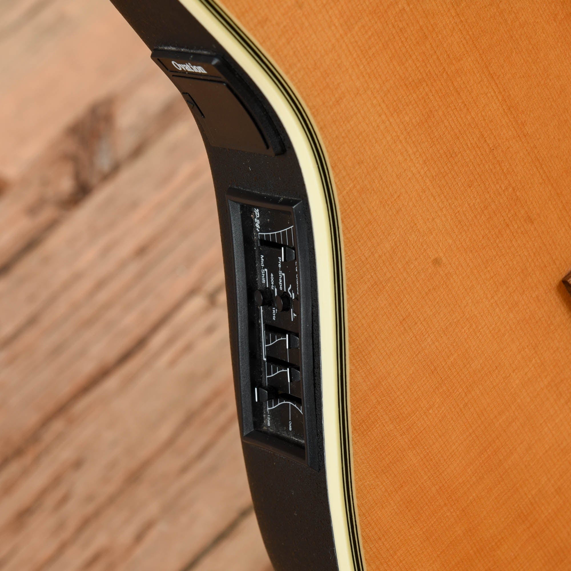 Ovation CS257 Celebrity Deluxe Natural 2000 Acoustic Guitars / Built-in Electronics