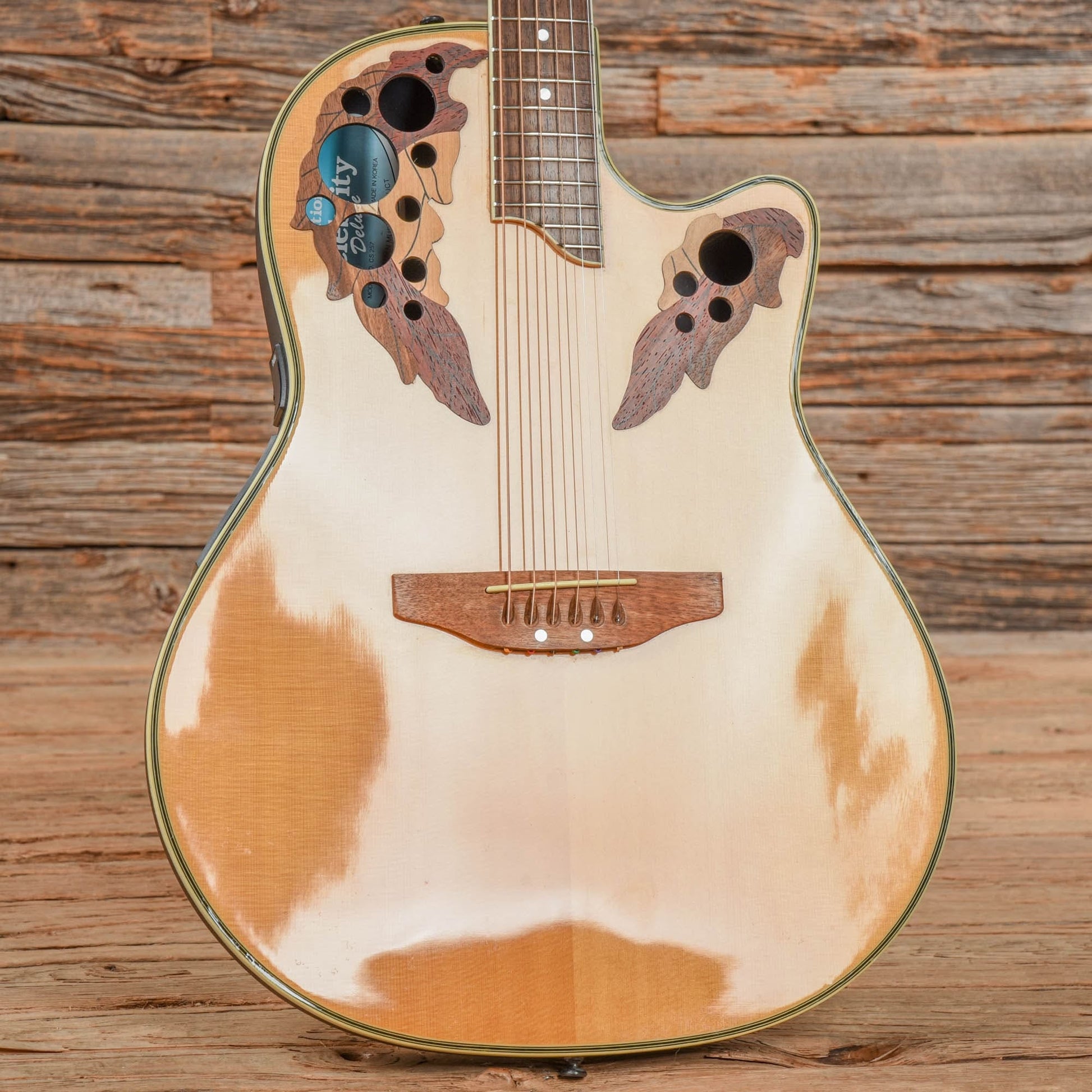 Ovation CS257 Celebrity Deluxe Natural 2000 Acoustic Guitars / Built-in Electronics