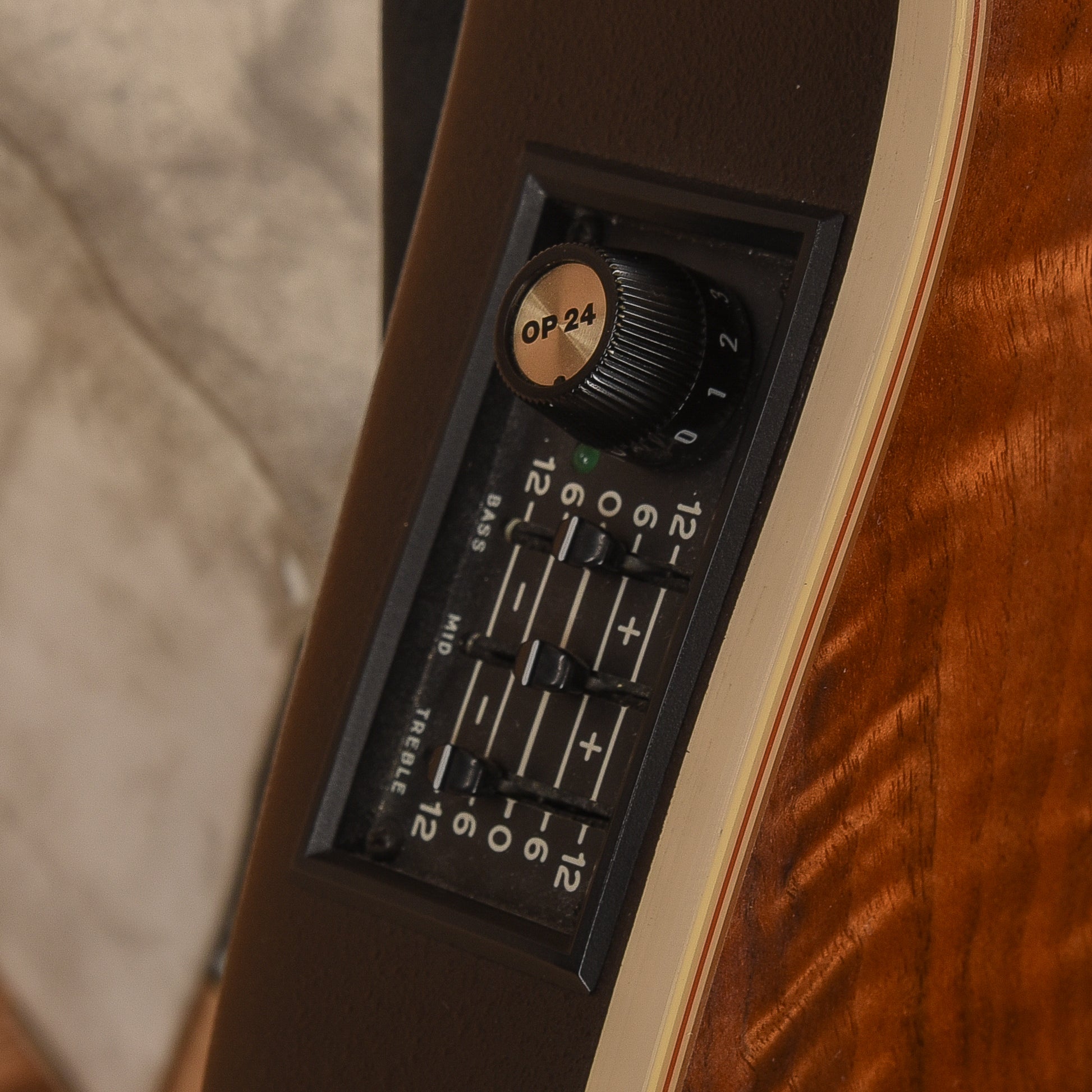 Ovation 5868 Elite Angel Walnut 1992 Acoustic Guitars / Classical