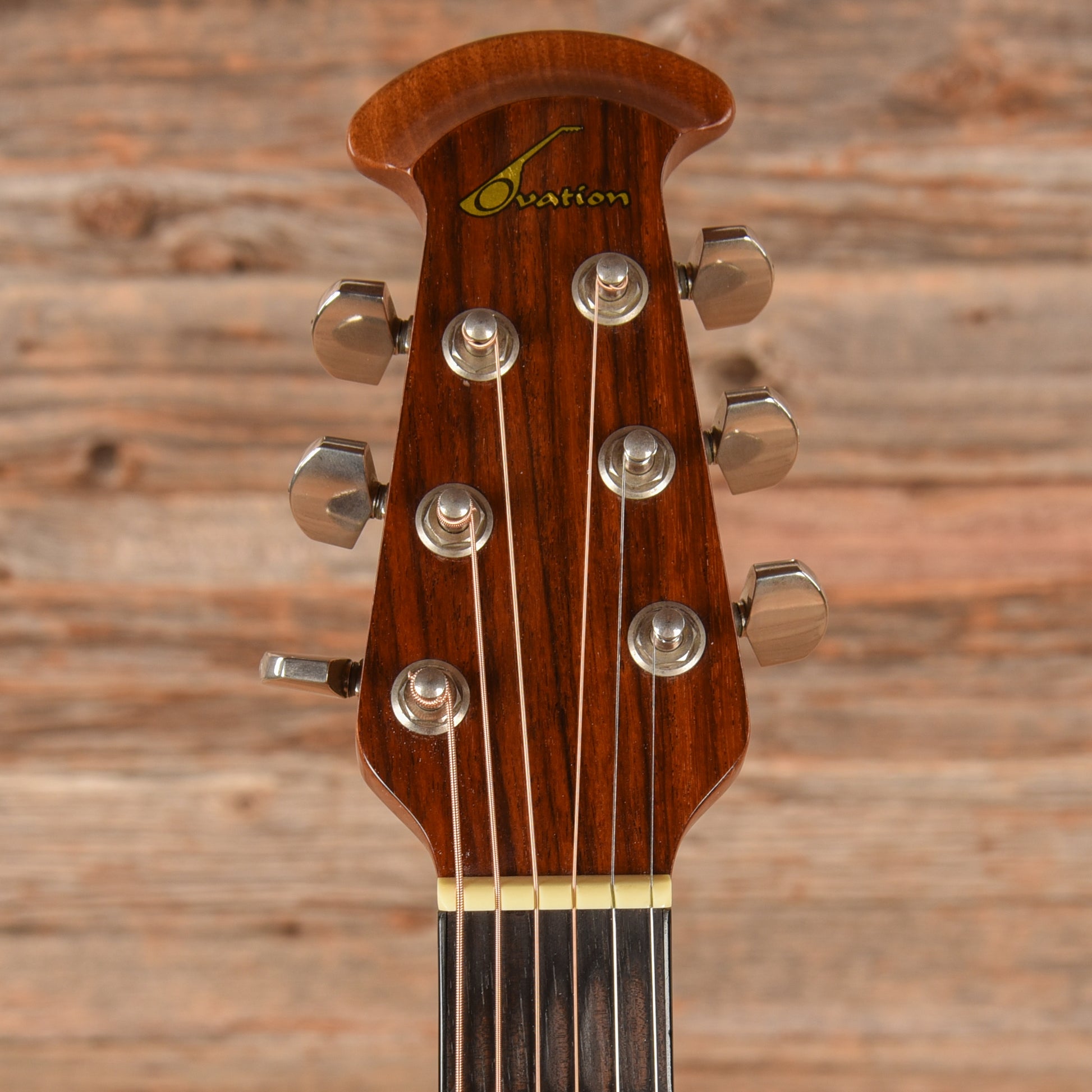 Ovation 3862 White Acoustic Guitars / OM and Auditorium