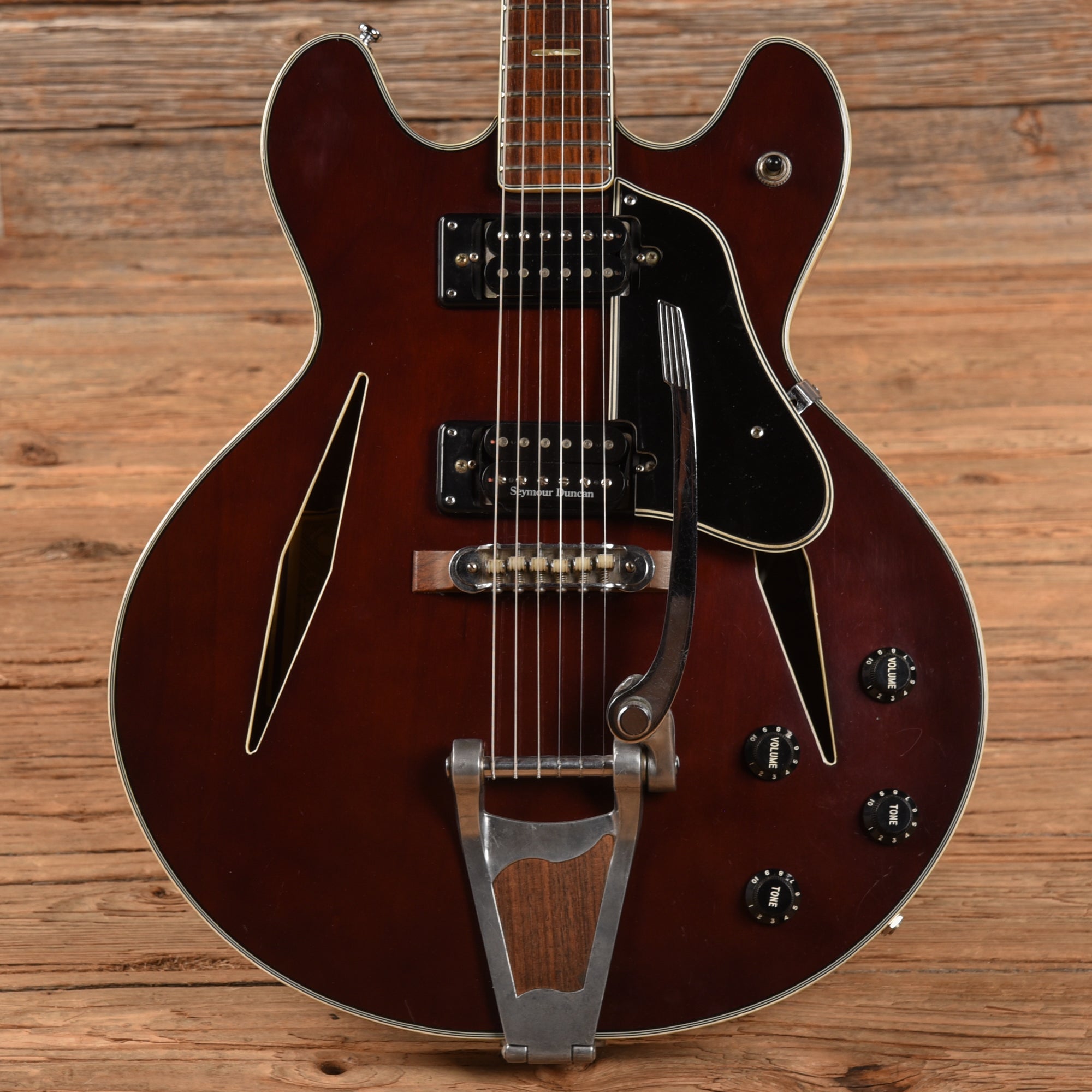 Pan Guitars P-23 Walnut 1970s Electric Guitars / Semi-Hollow