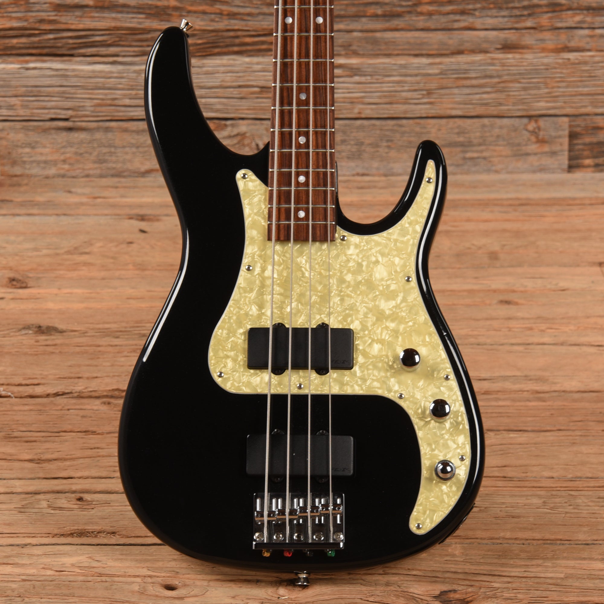 Peavey Axcelerator Bass Black Bass Guitars / 4-String