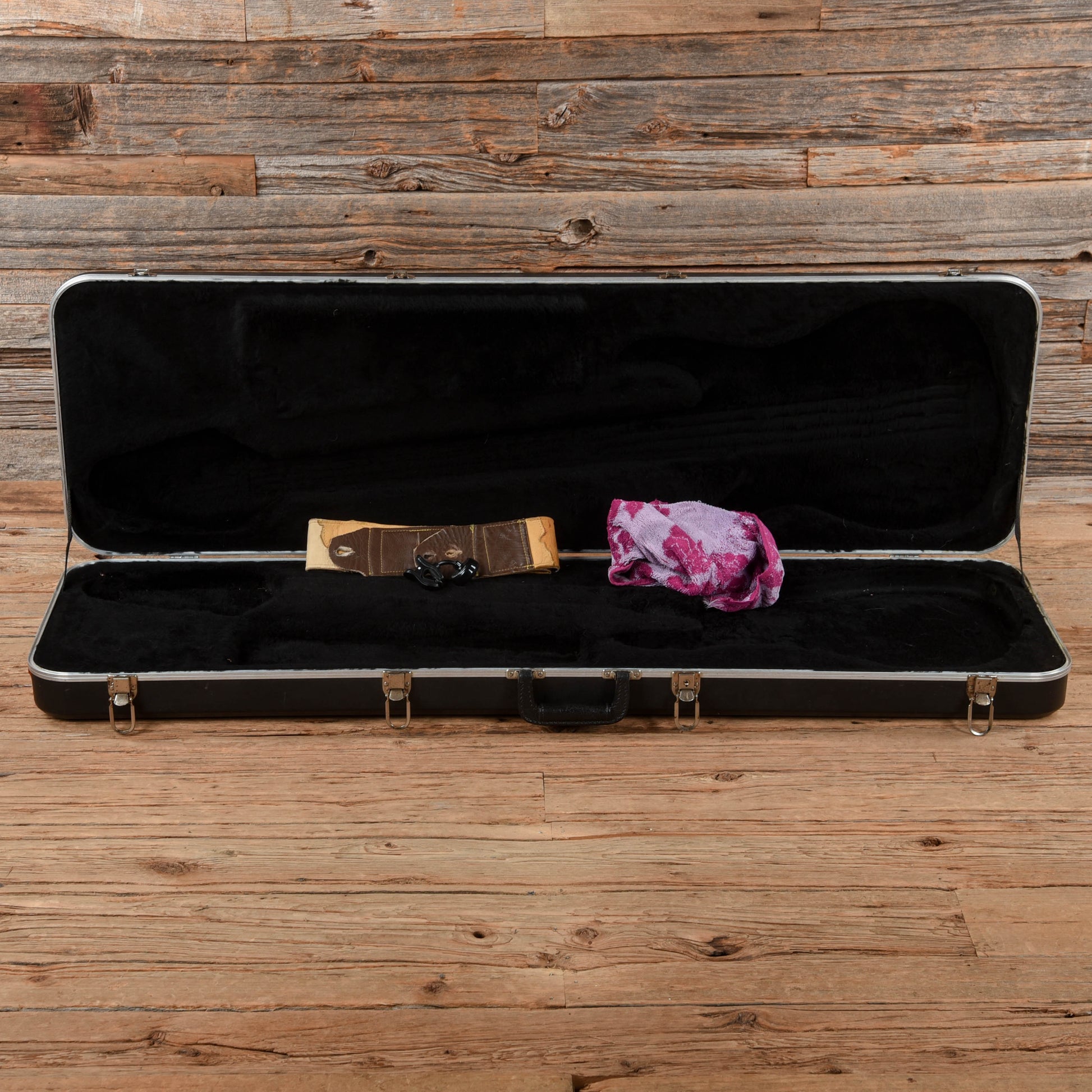 Peavey Dyna Bass Unity Series Sunburst Bass Guitars / 4-String