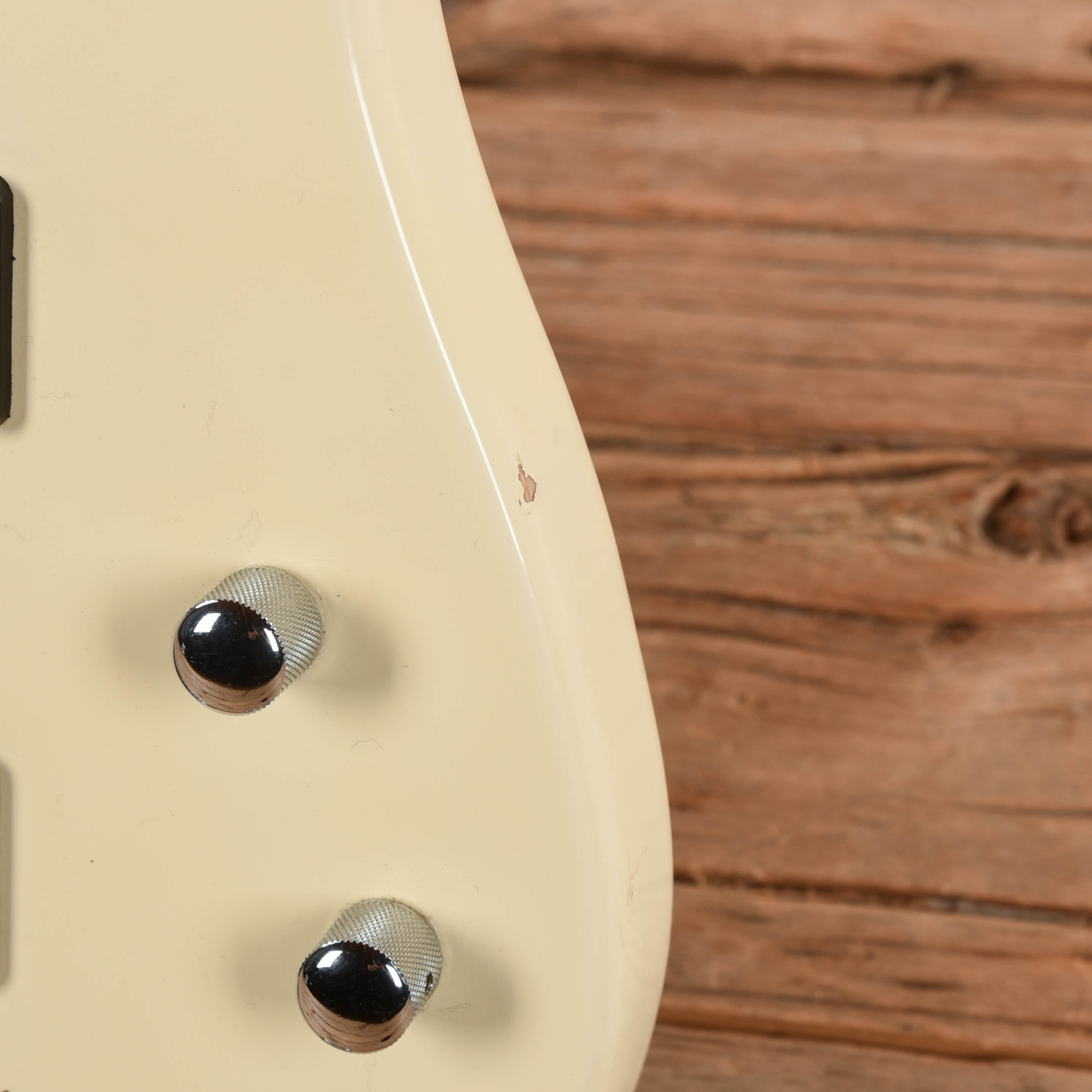 Peavey Foundation White 1992 Bass Guitars / 4-String