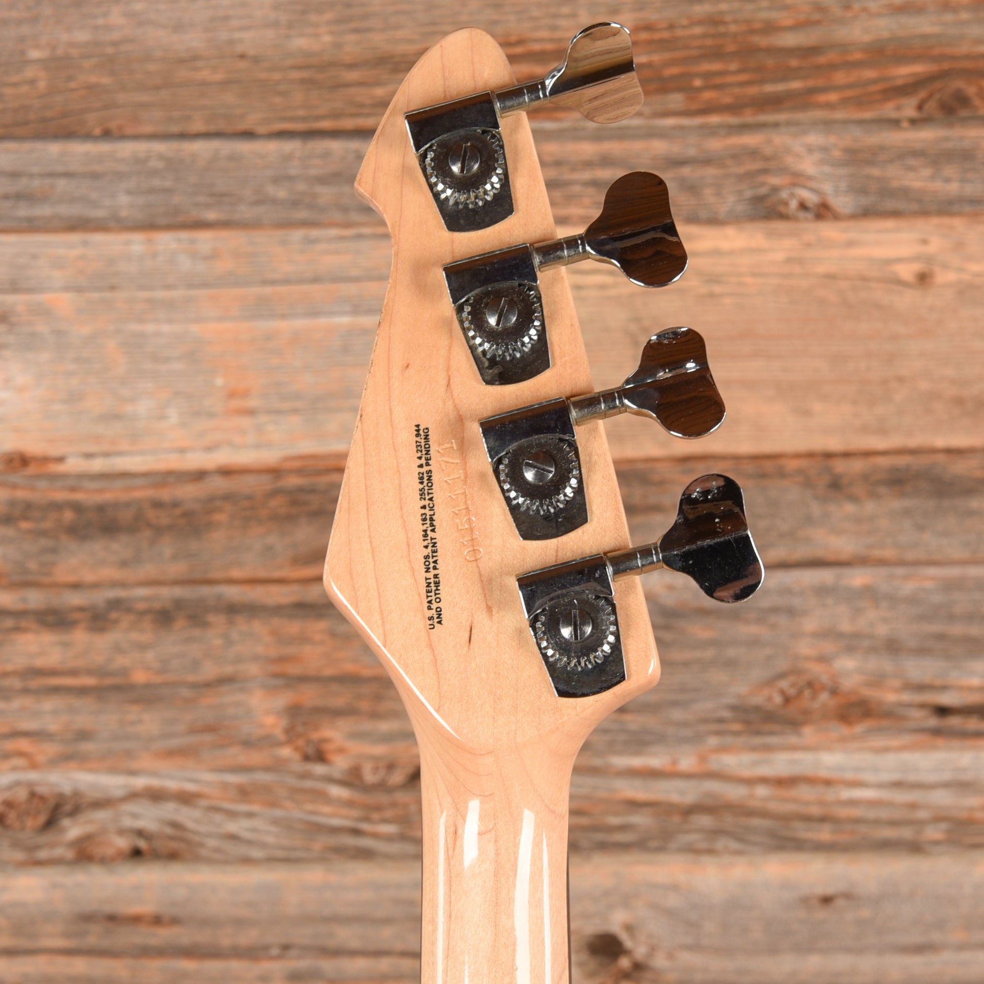 Peavey T-40 Bass Guitar Sunburst 1983 Bass Guitars / 4-String