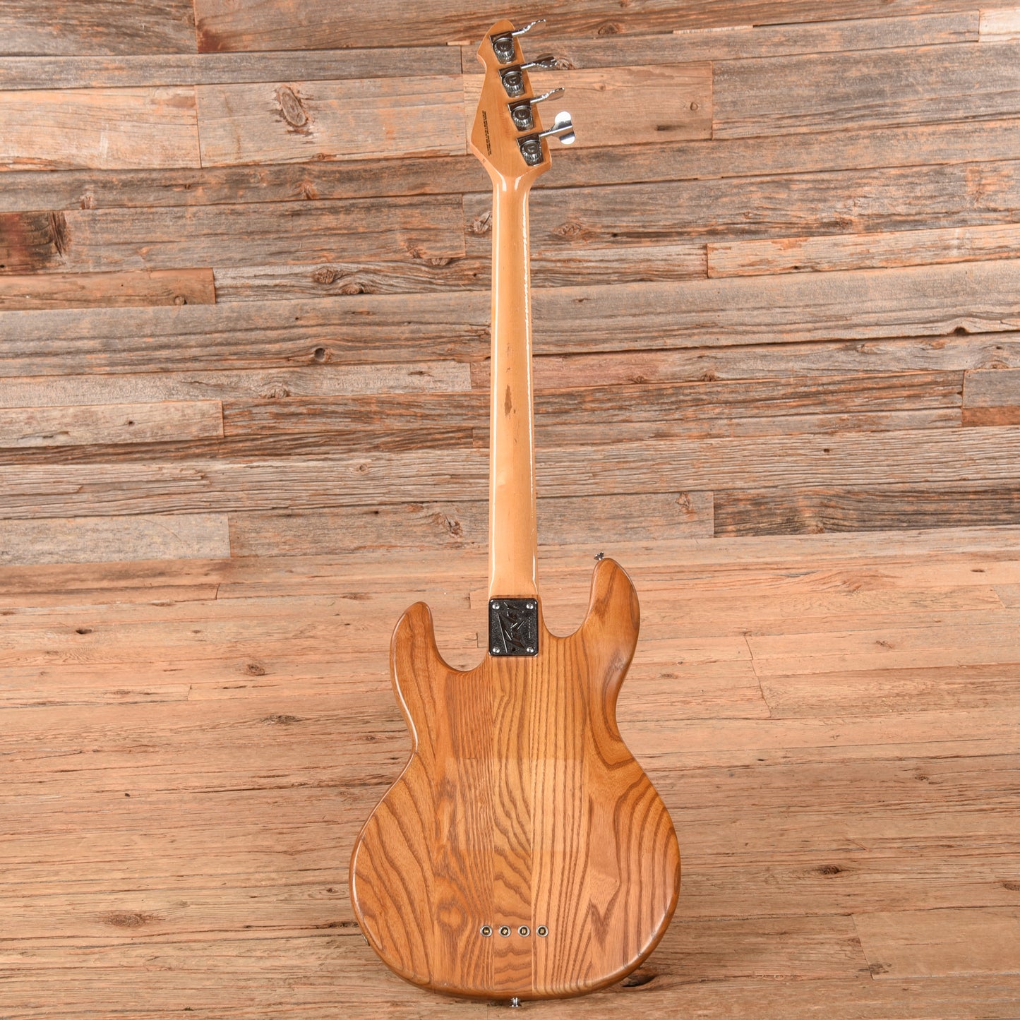Peavey T-40 Natural Bass Guitars / 4-String